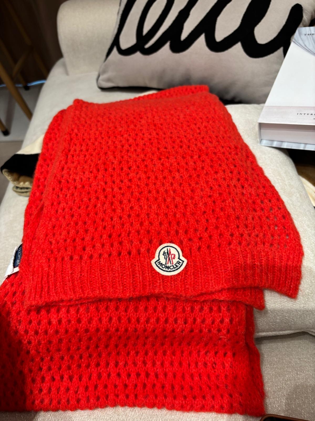 Moncler 羊毛頸巾 scarf 100%Authentic, 98%New