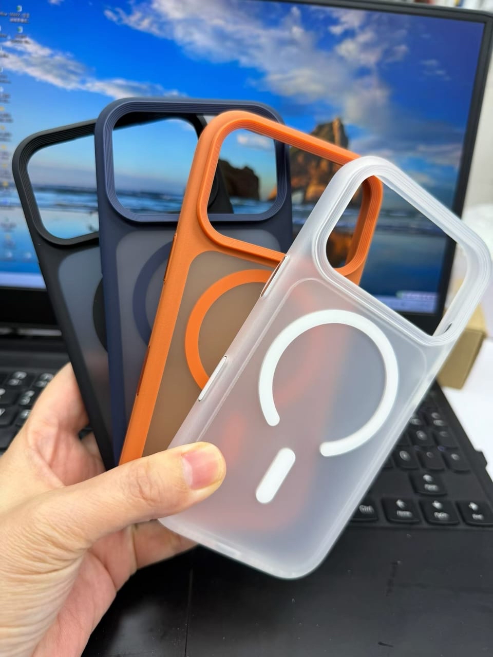 iPhone 17 Pro/ 17 Pro Max 亲肤磨砂MagSafe磁吸壳 | 防指纹防油 | 软边硬背防摔 | 独立相机键