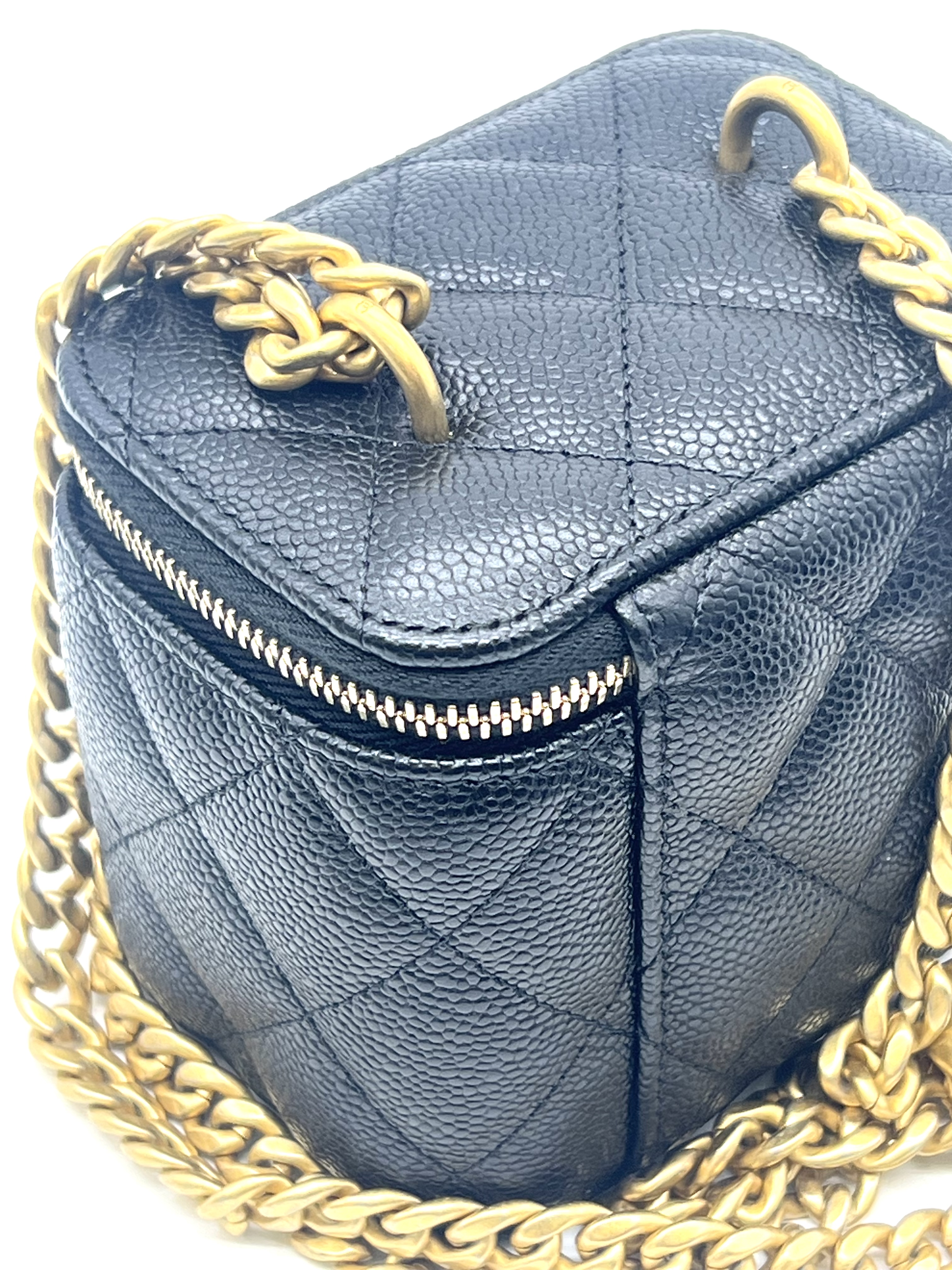 Pre-Owned CHANEL Mini Vanity Case with Chain / Product Code: 26042121