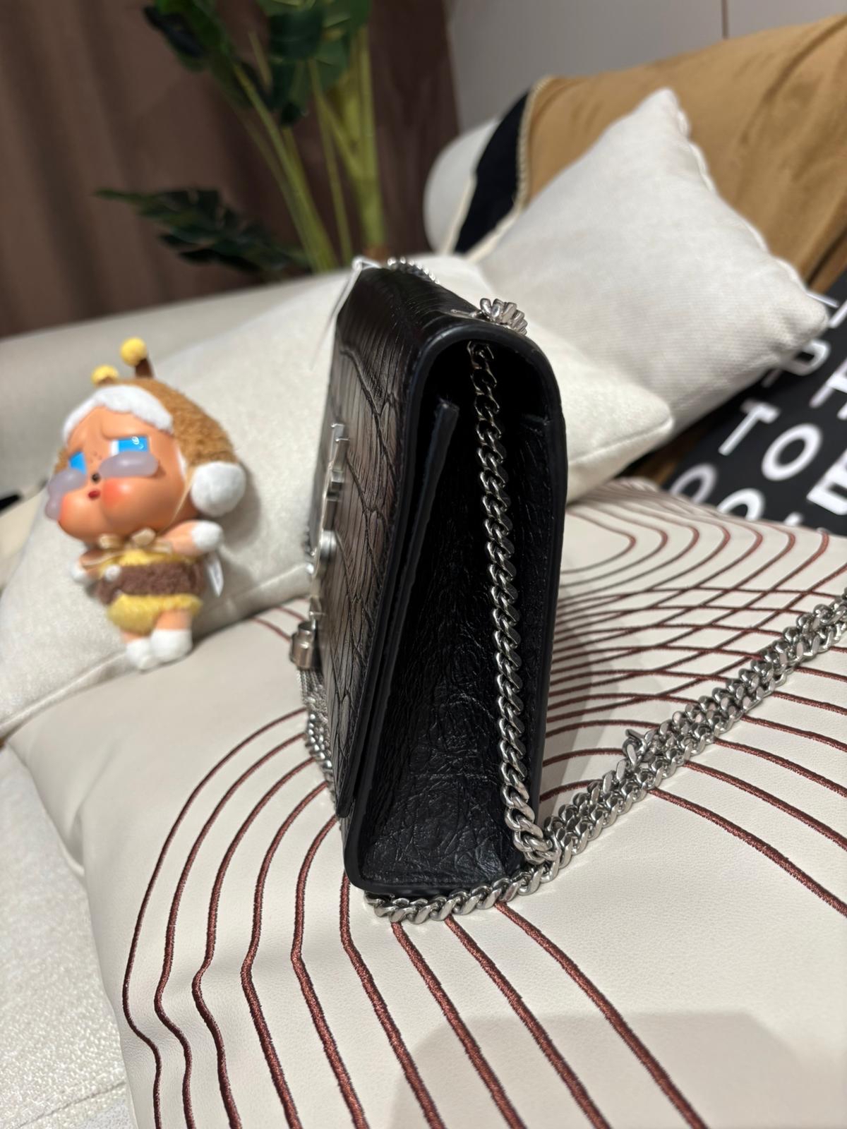 Ysl Kate medium chain bag size: W24.5*H14.5*D5.5cm 100%Authentic ,95%new ✅dust bag