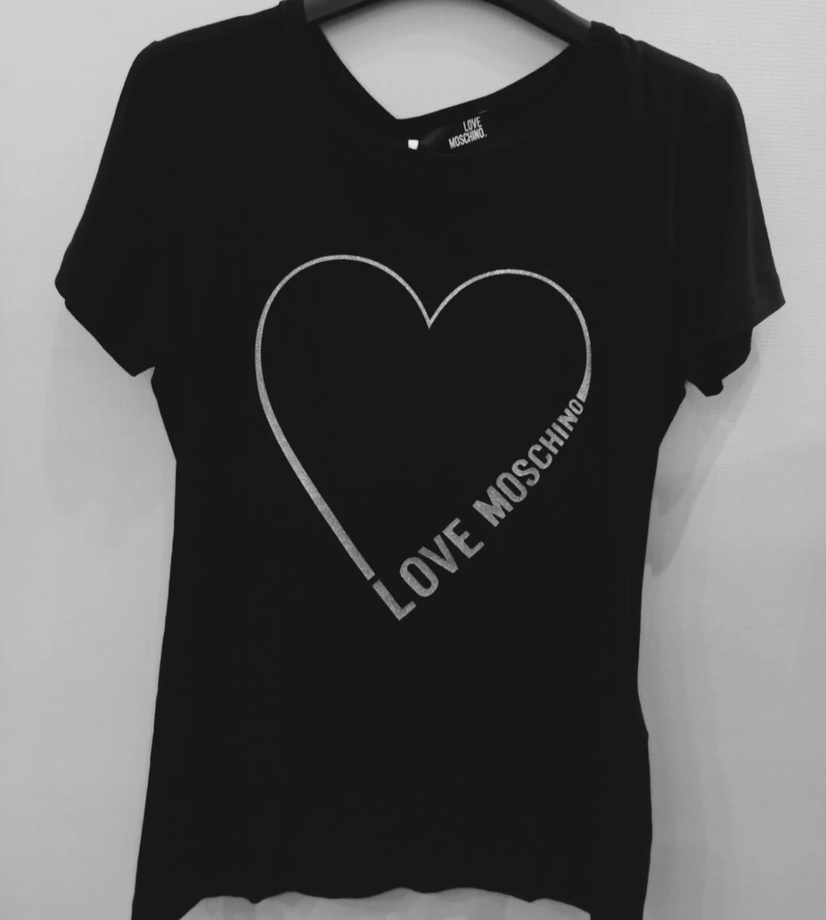 Moschino 大人款銀色劃線心Love Moschino 黑色Tee