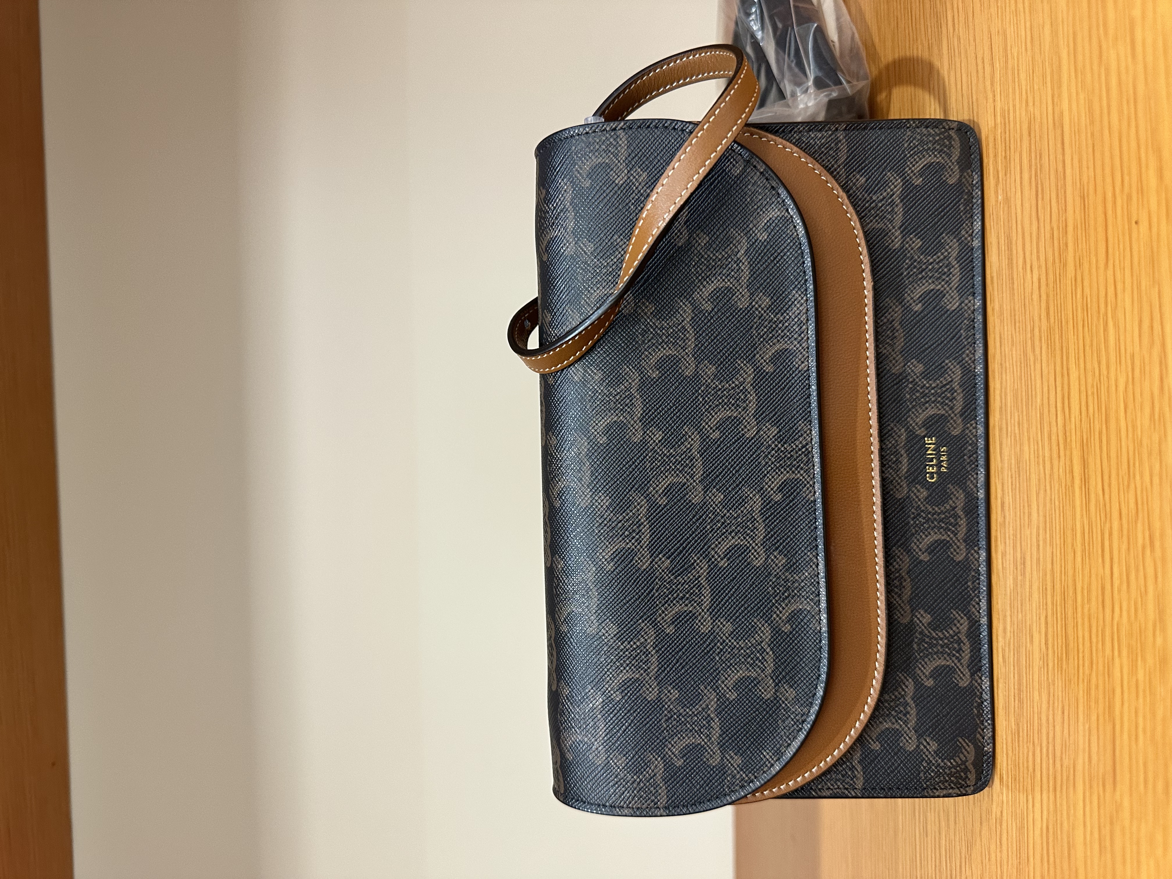 直播貨品 |  [1個-$100 2個-$300］ HH16