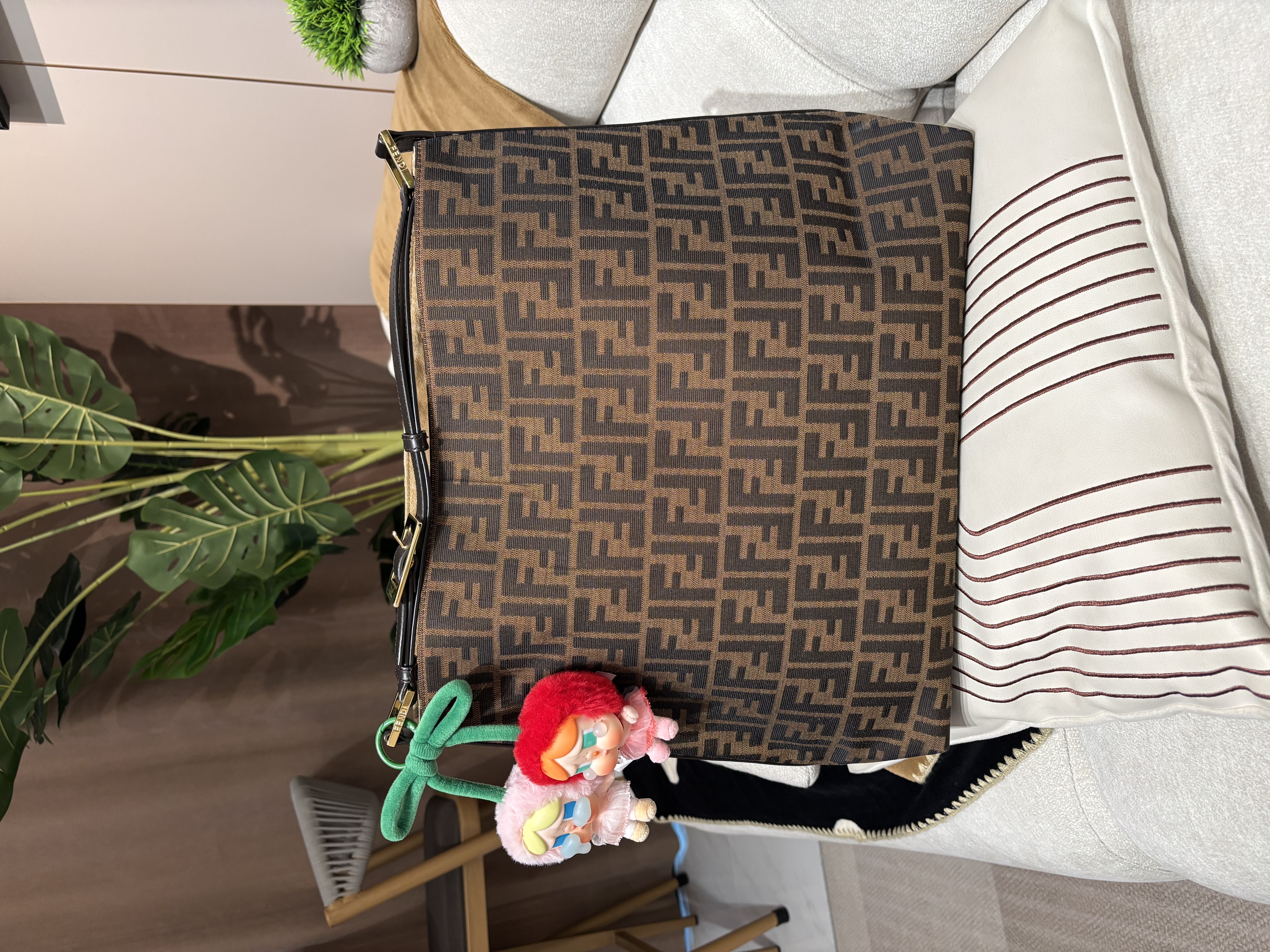 Fendi hobo shoulder bag 100%Authentic,98%new ✅dust bag  