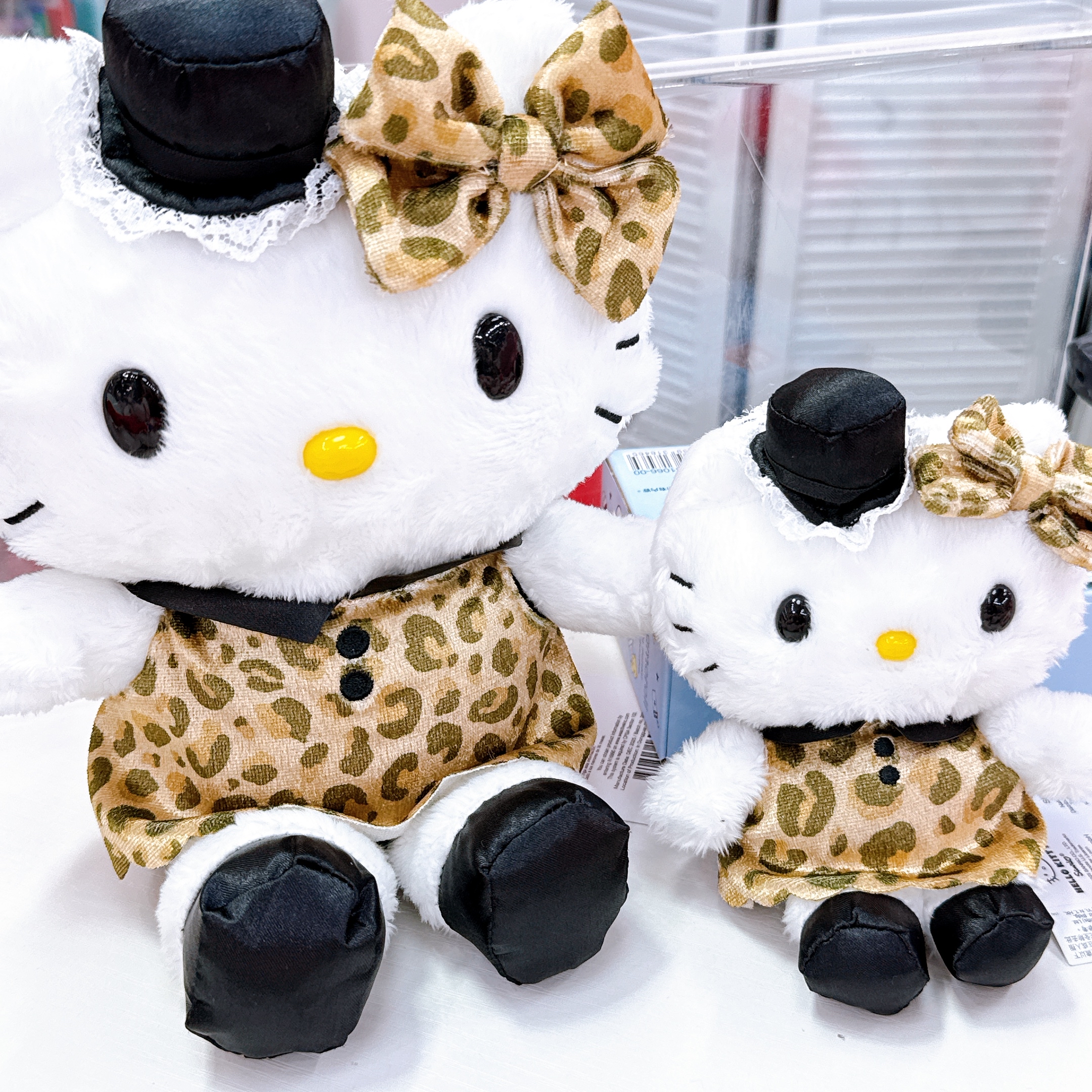 美版Hello Kitty經典豹紋公仔 共有兩個尺寸