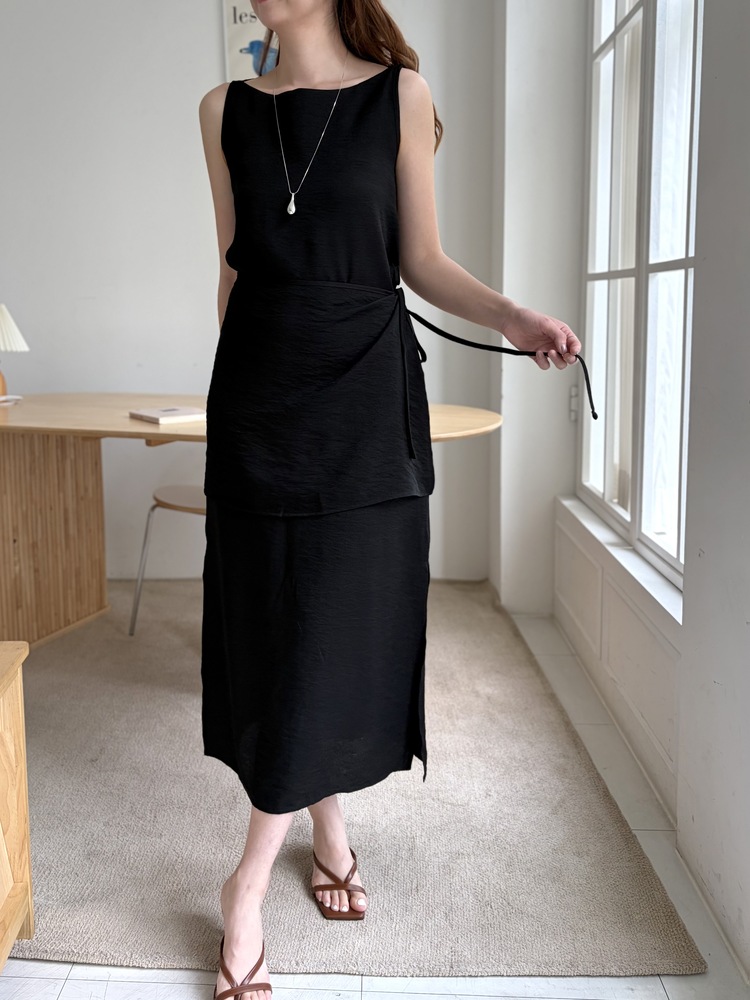 Boat Neck Layered Dress (Black)