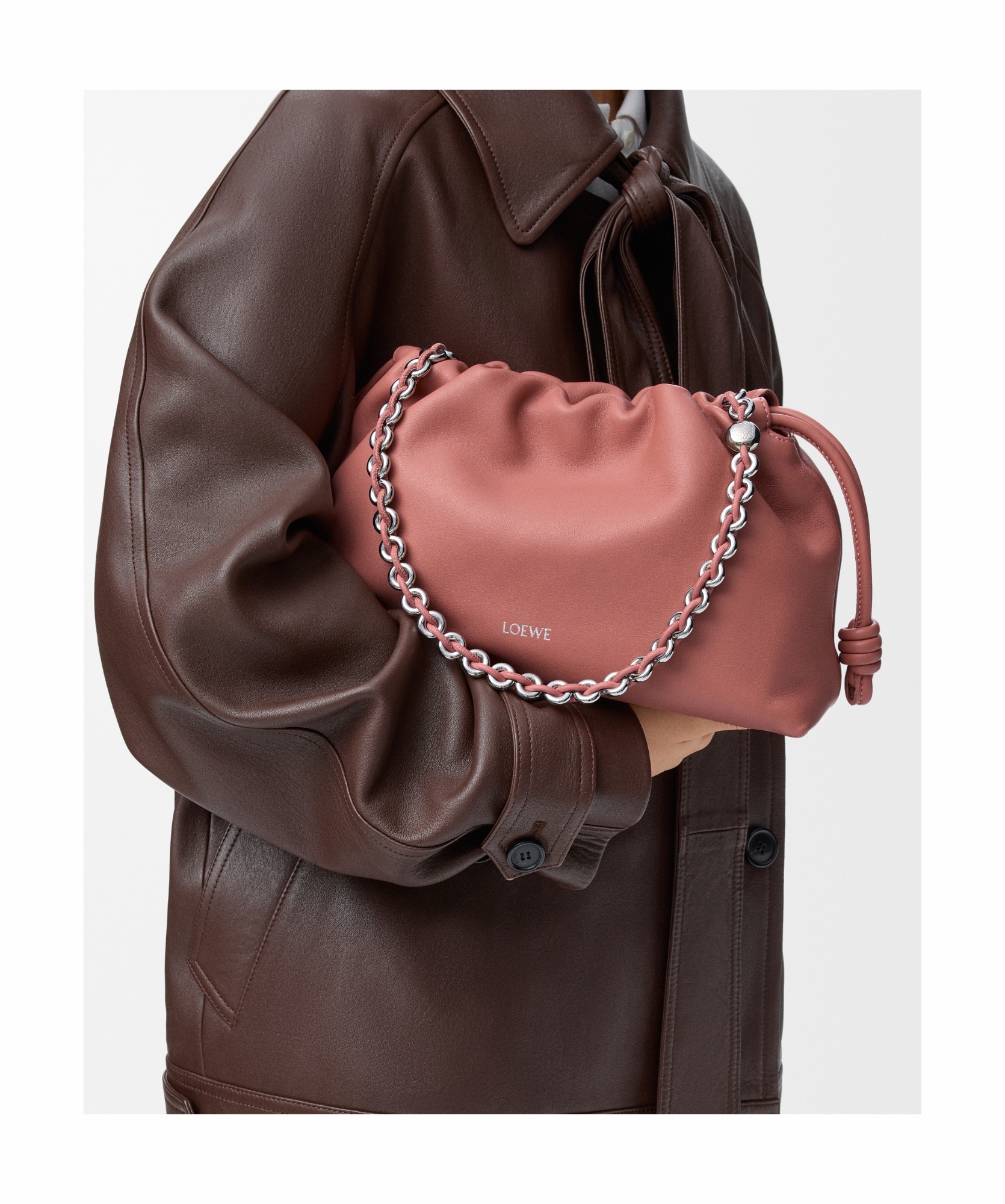 Loewe 女士 中号Flamenco purse单肩包均码码中号、30cm*10.5cm*20cm 