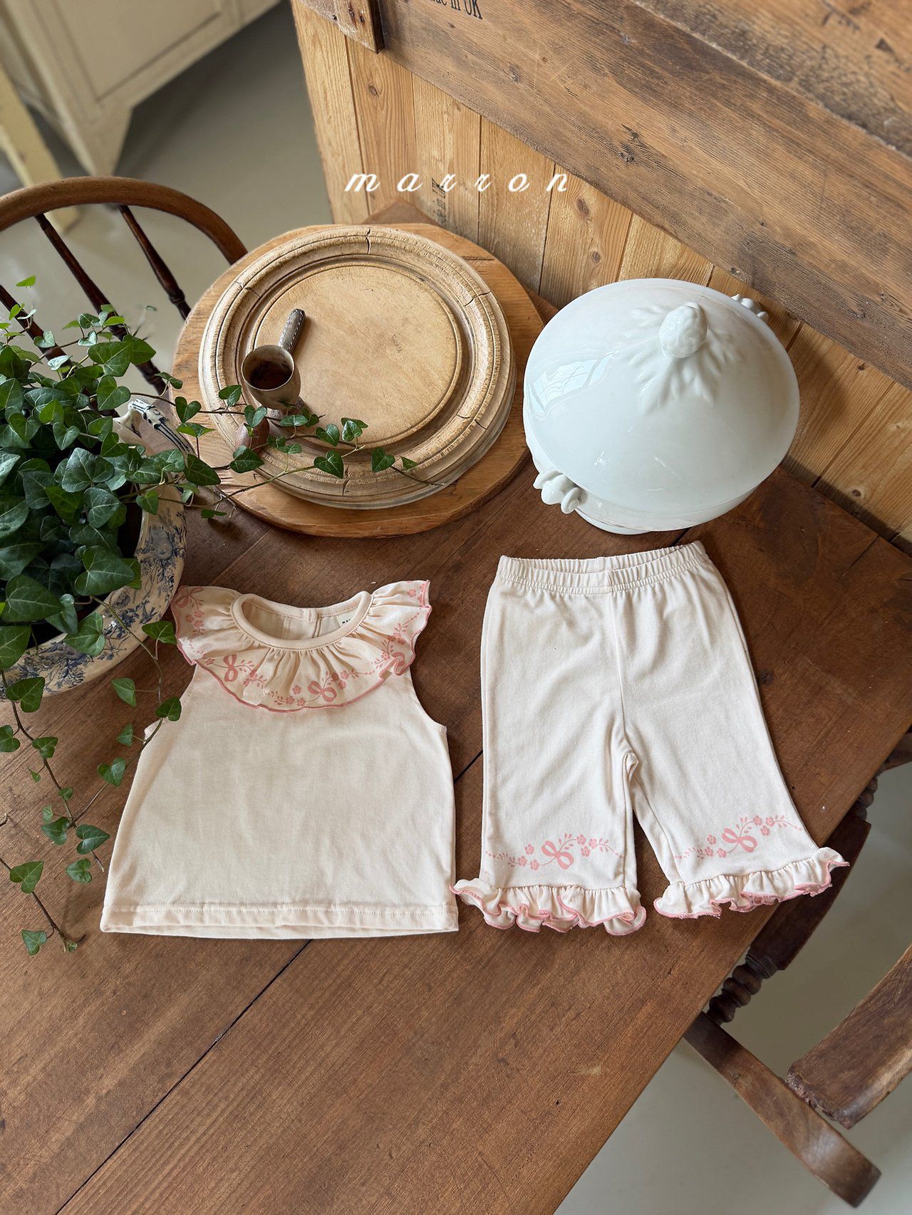 AW4235 Top Set