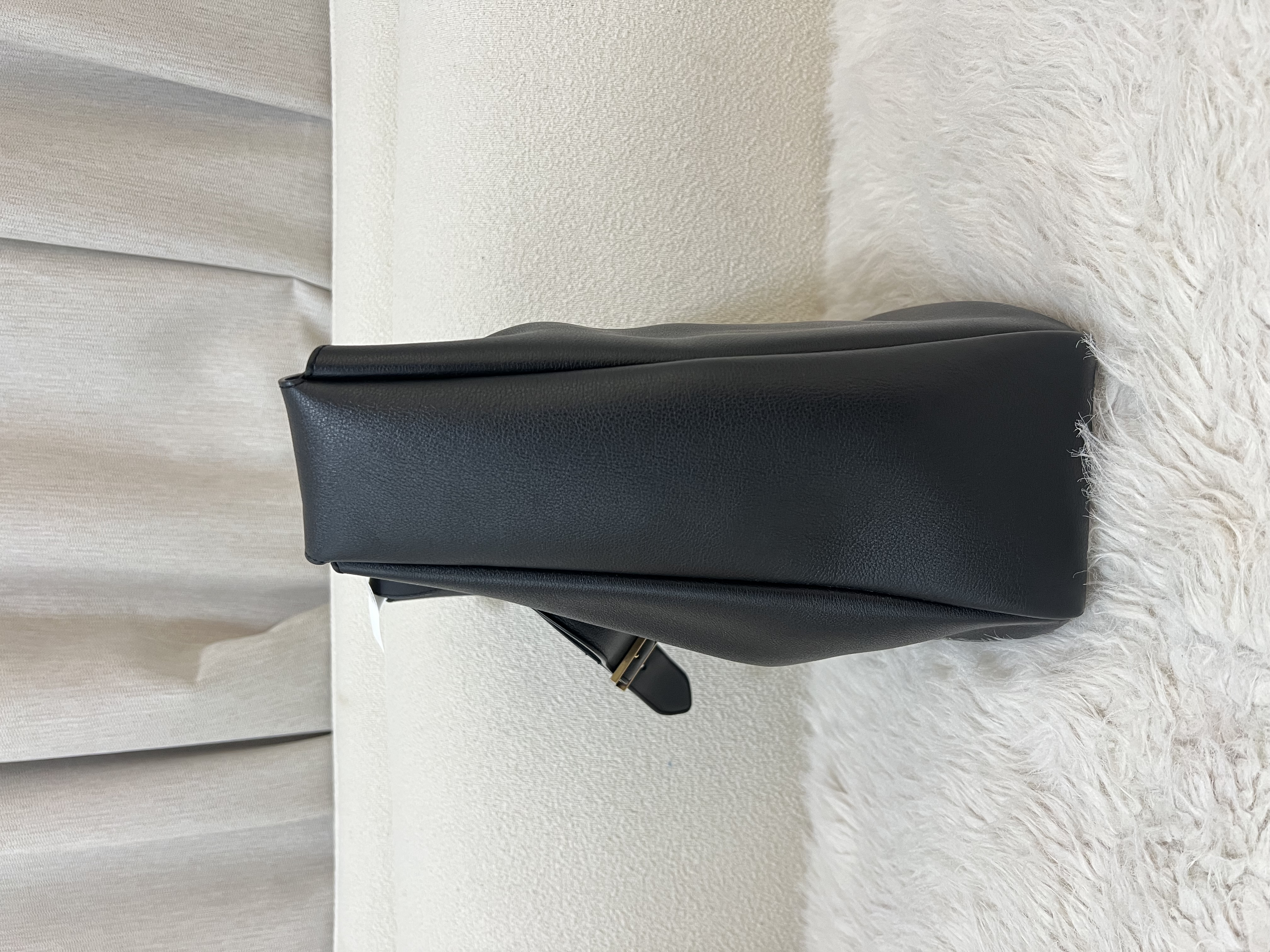 Pre-owned Saint Laurent Le 5 à 7 Supple Large Leather Shoulder Bag/ Product Code: 26022007