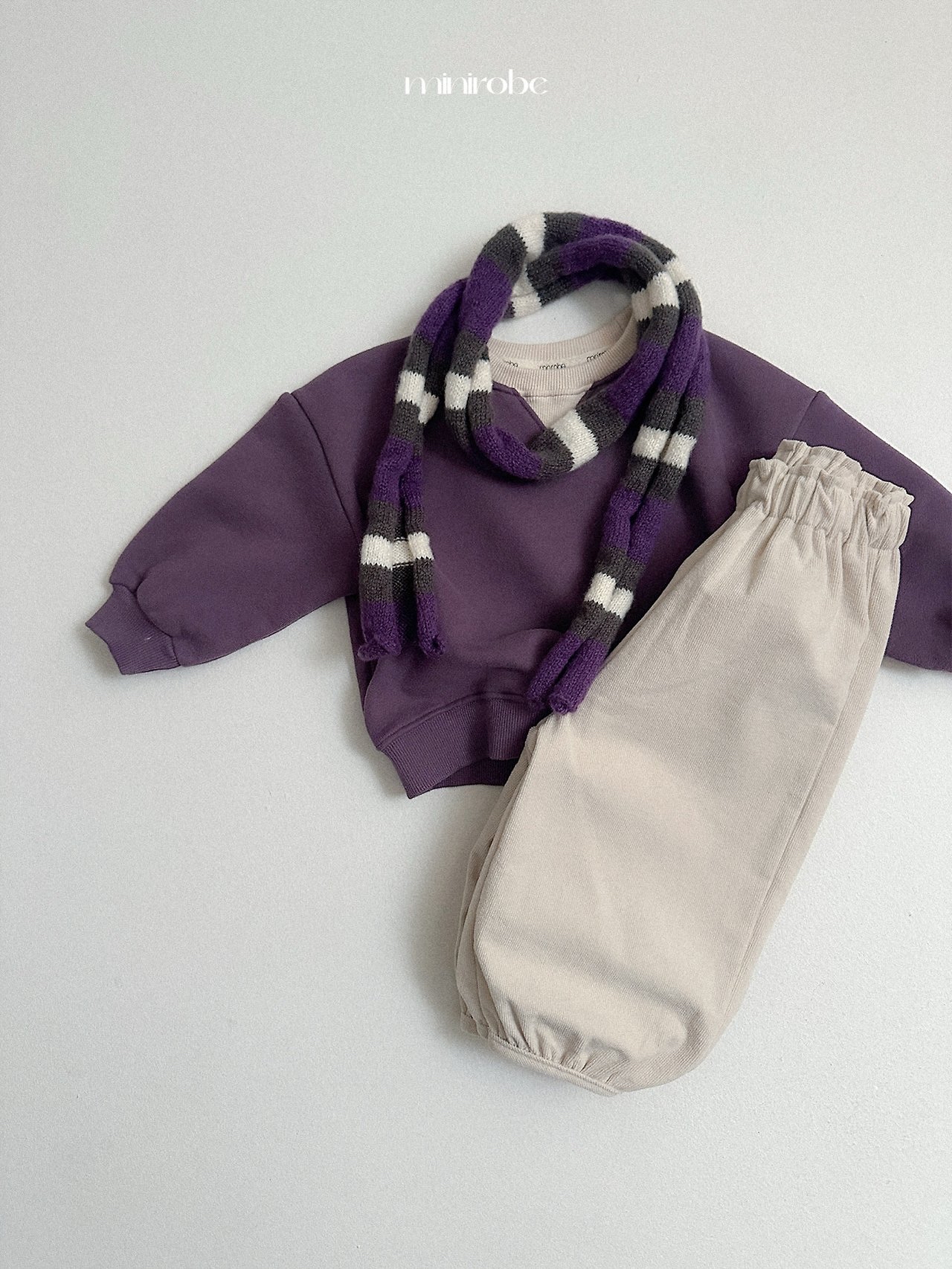 Mnirobe | Two-Tone Sweatshirt