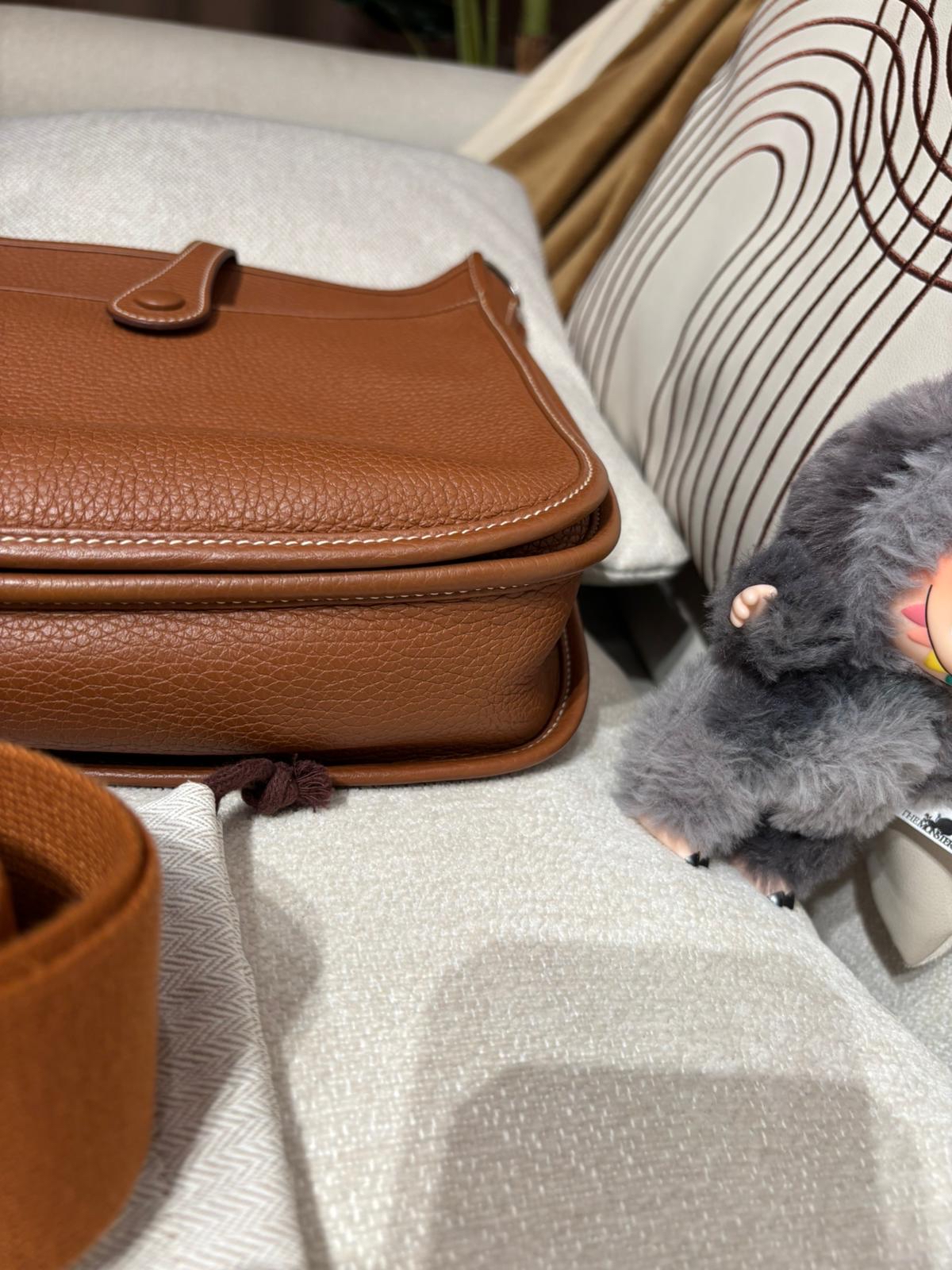 Hermes evelyne 29, STAMP Y 金棕色銀扣 100%Authentic ,98%new  ✅Dust bag✅strap