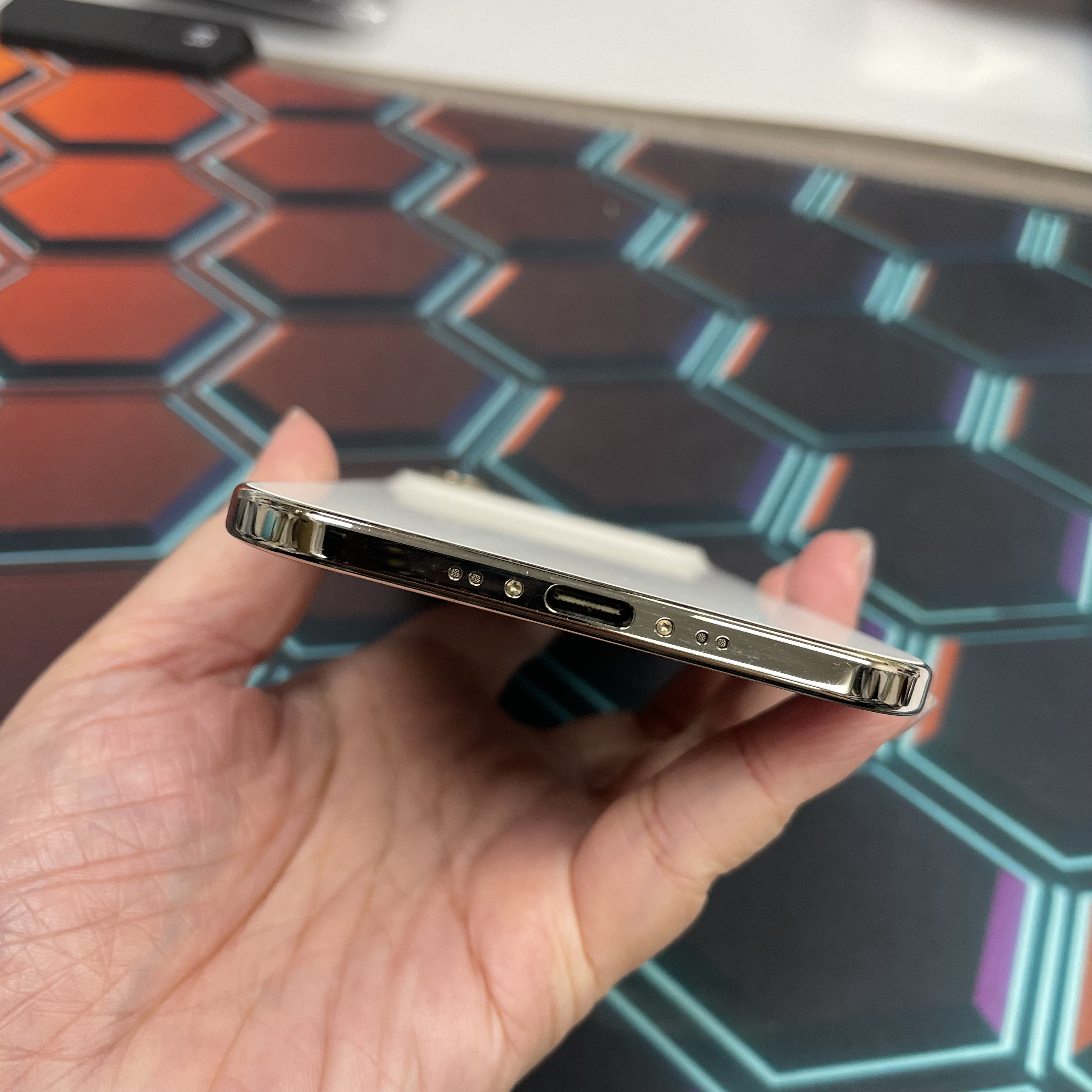 *7667 17 Air 勁靚機 256GB 電100 金色 gold