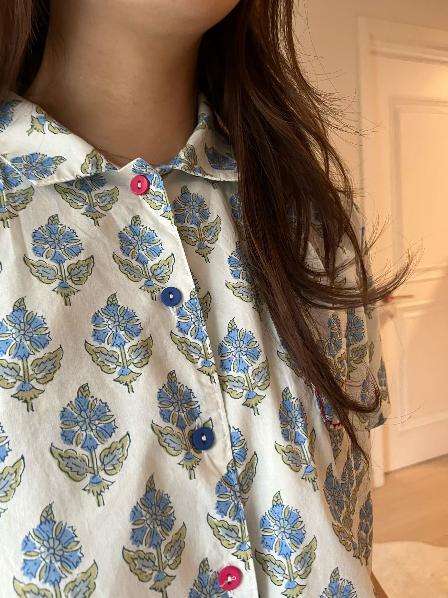 AT ON 復古花布小領恤