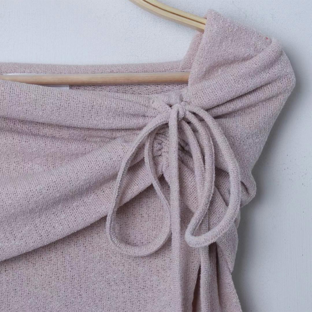  【 🫧超氣質♡ 微透感混紋效果～不規則倒V鏤空露肩上衣.ﾟ💗 】 Way Up Off Shoulder Top(四色入)