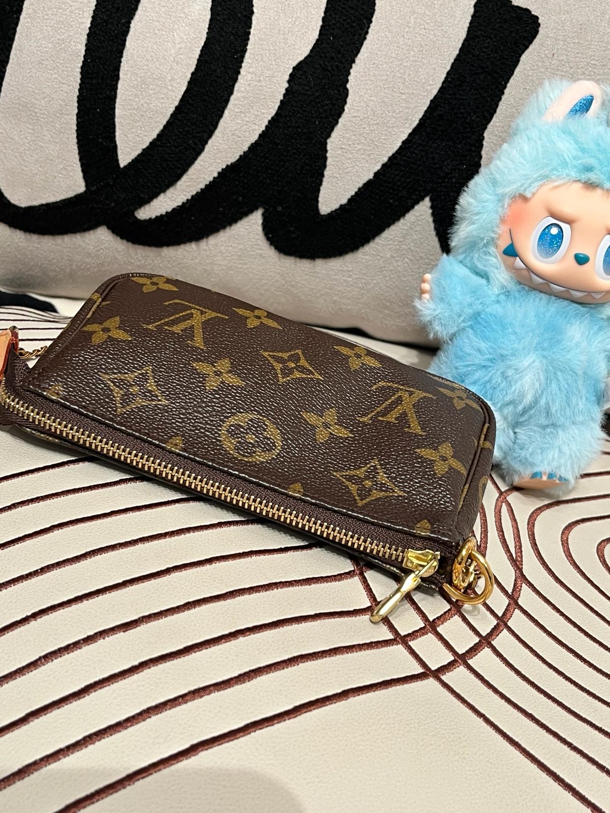 LV Mini Pochette Monogram 100%Authentic, 98%New ✅Box
