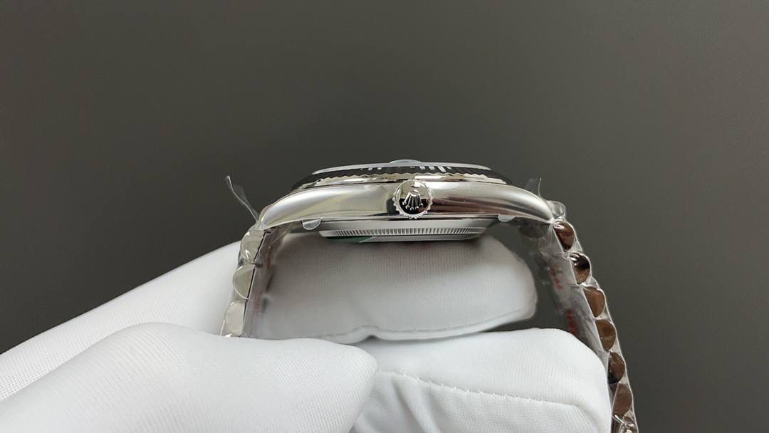 今日推荐🌐劳力士 日志 白壳黑面41mm 3235机 顶级品质 出货实拍✈️