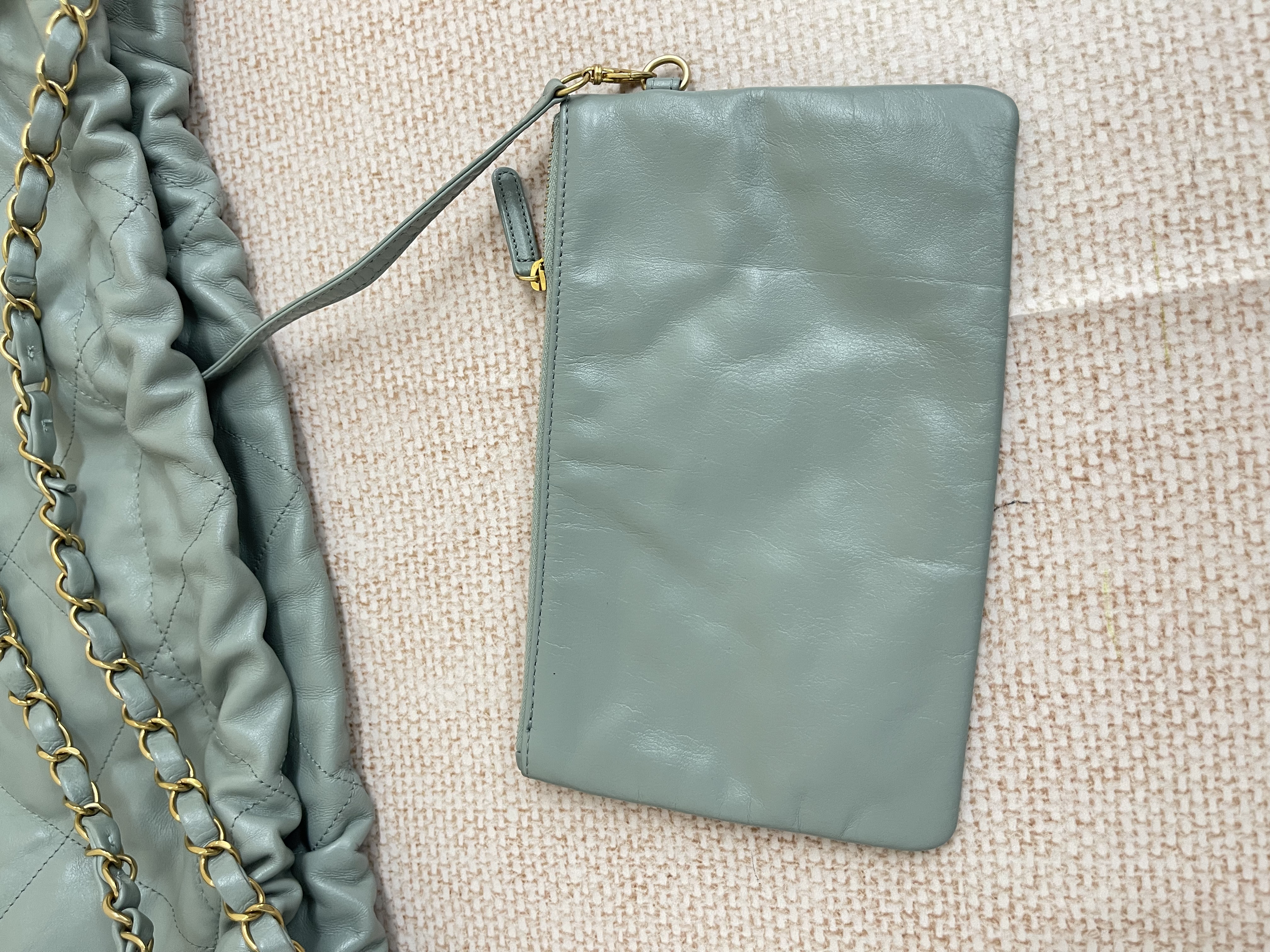 Pre-owned Chanel 22Bag/ Product Code: 26043005