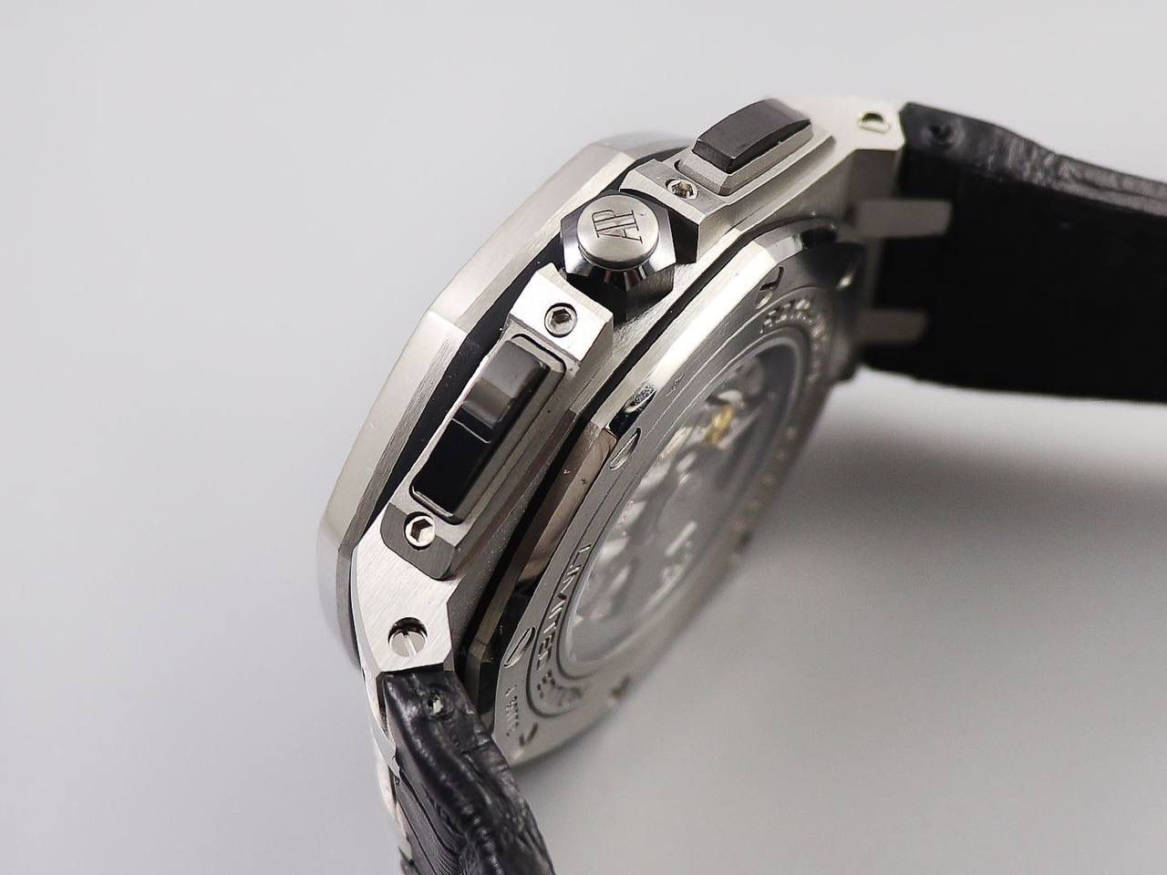 A P26412PT钢壳系列，直径44MM，搭载订制版12H计时3126机芯，特制的顶级橡胶带🔥🔥🔥 最强版＂26412PT＂系列💯