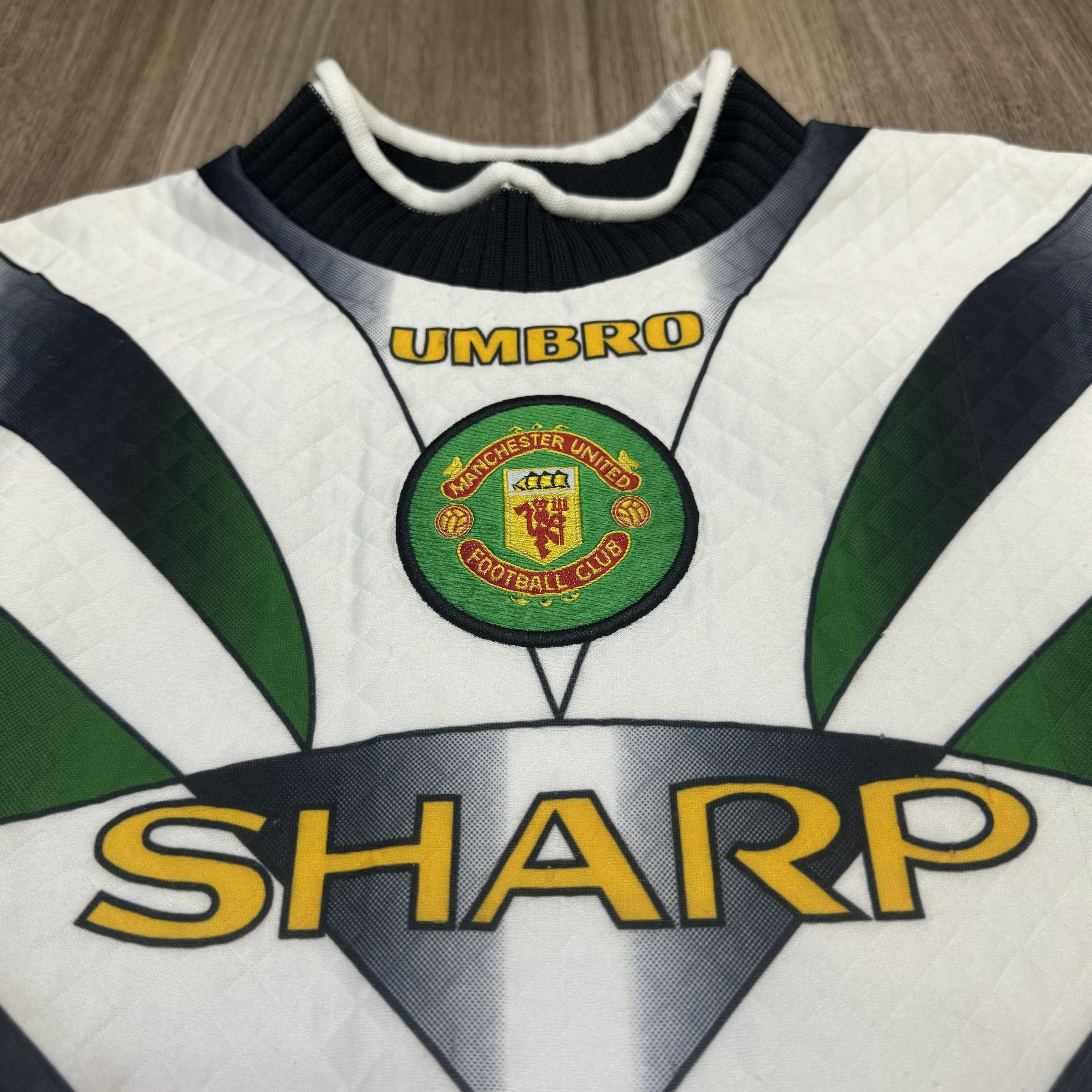 (Youth size)Manchester United 96/97 gk shirt