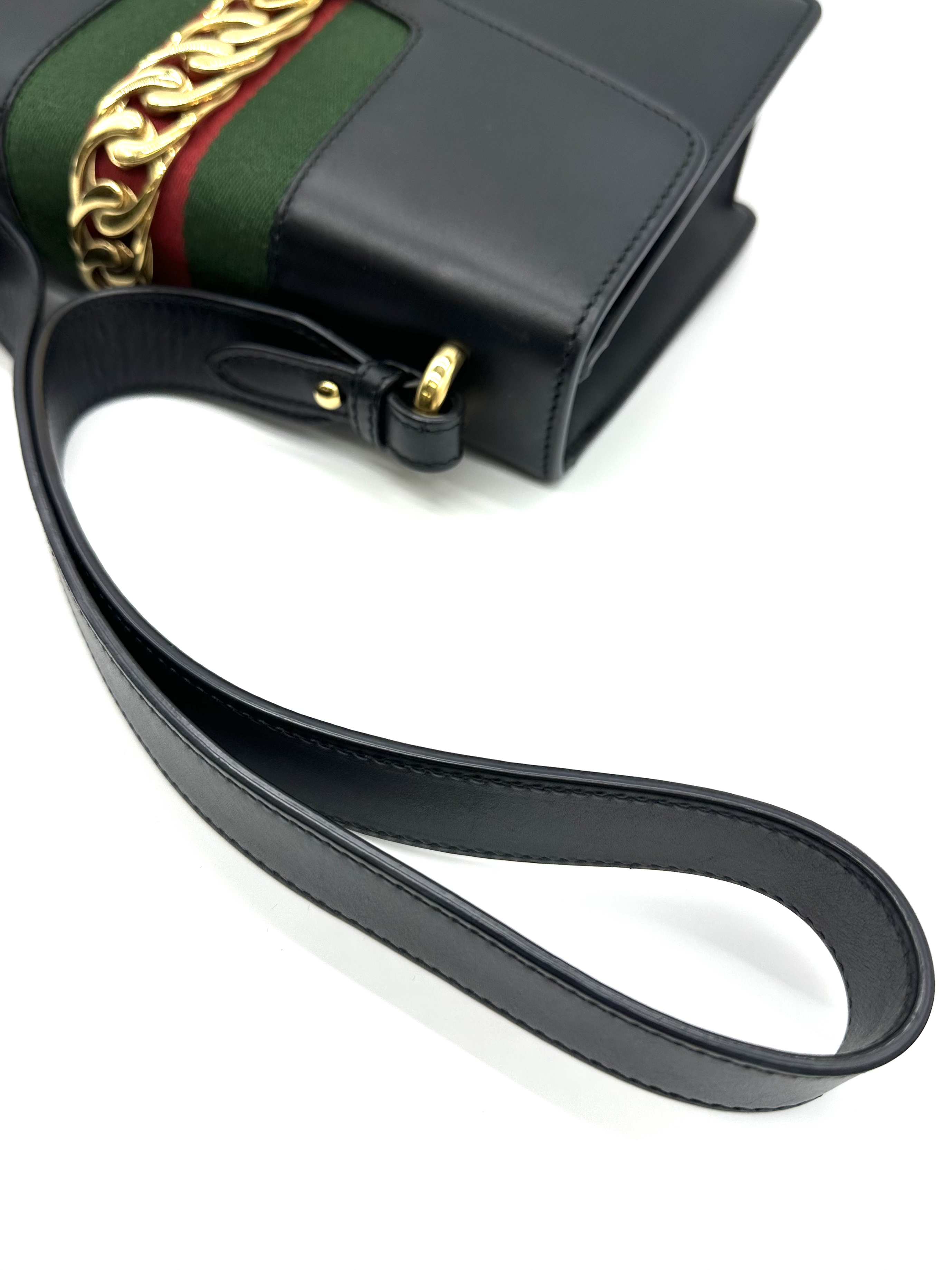 Pre-owned Gucci Sylvie Webline Shoulder Bag / Product code: 26032004