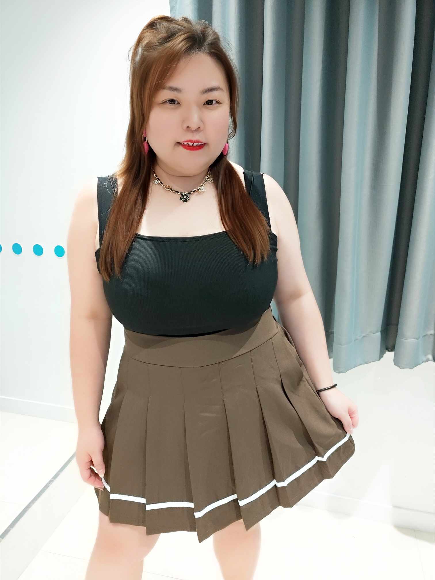 DSB04 裙摆拼线条百褶裤裙