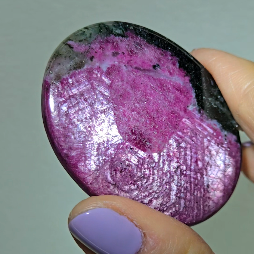 Ruby in zoisite cabochon with hexagonal prism and UV - RBY122