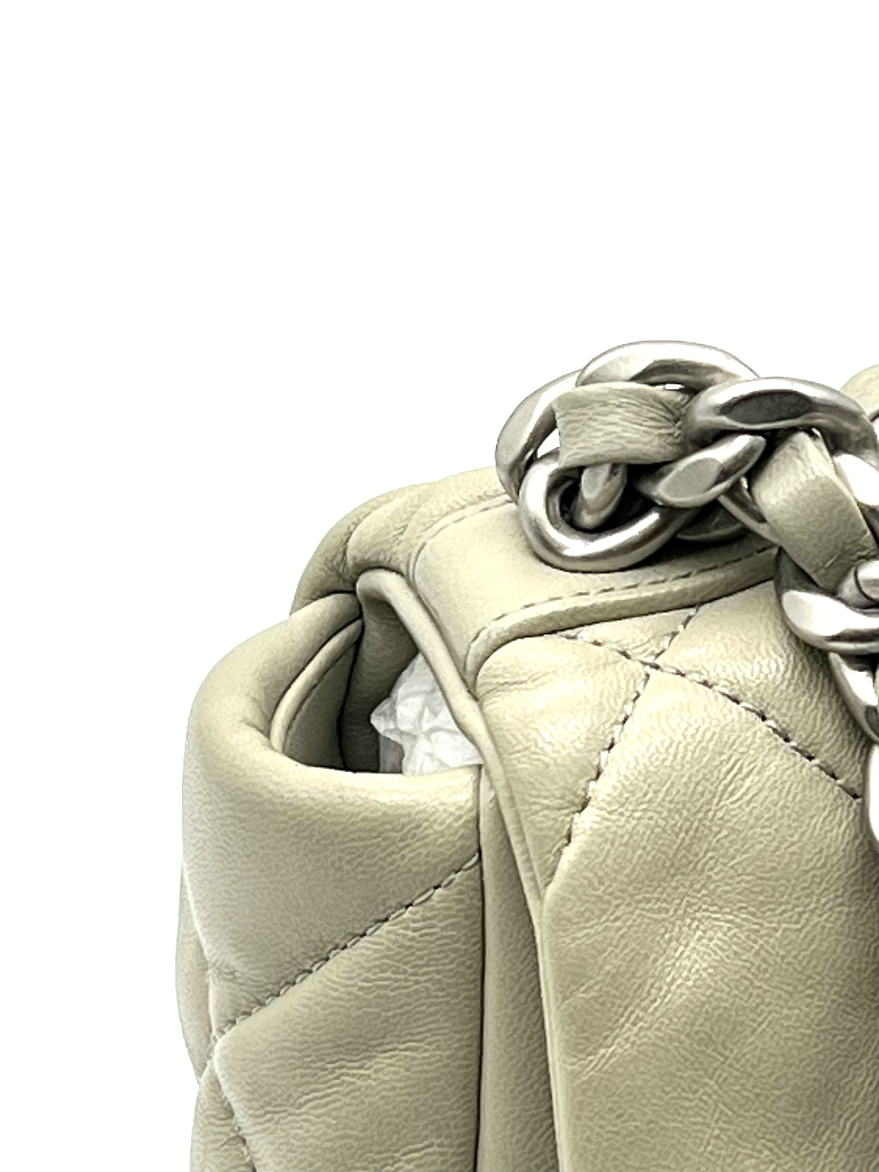 Pre-Owned CHANEL Flap Bag / Product Code: 26051111