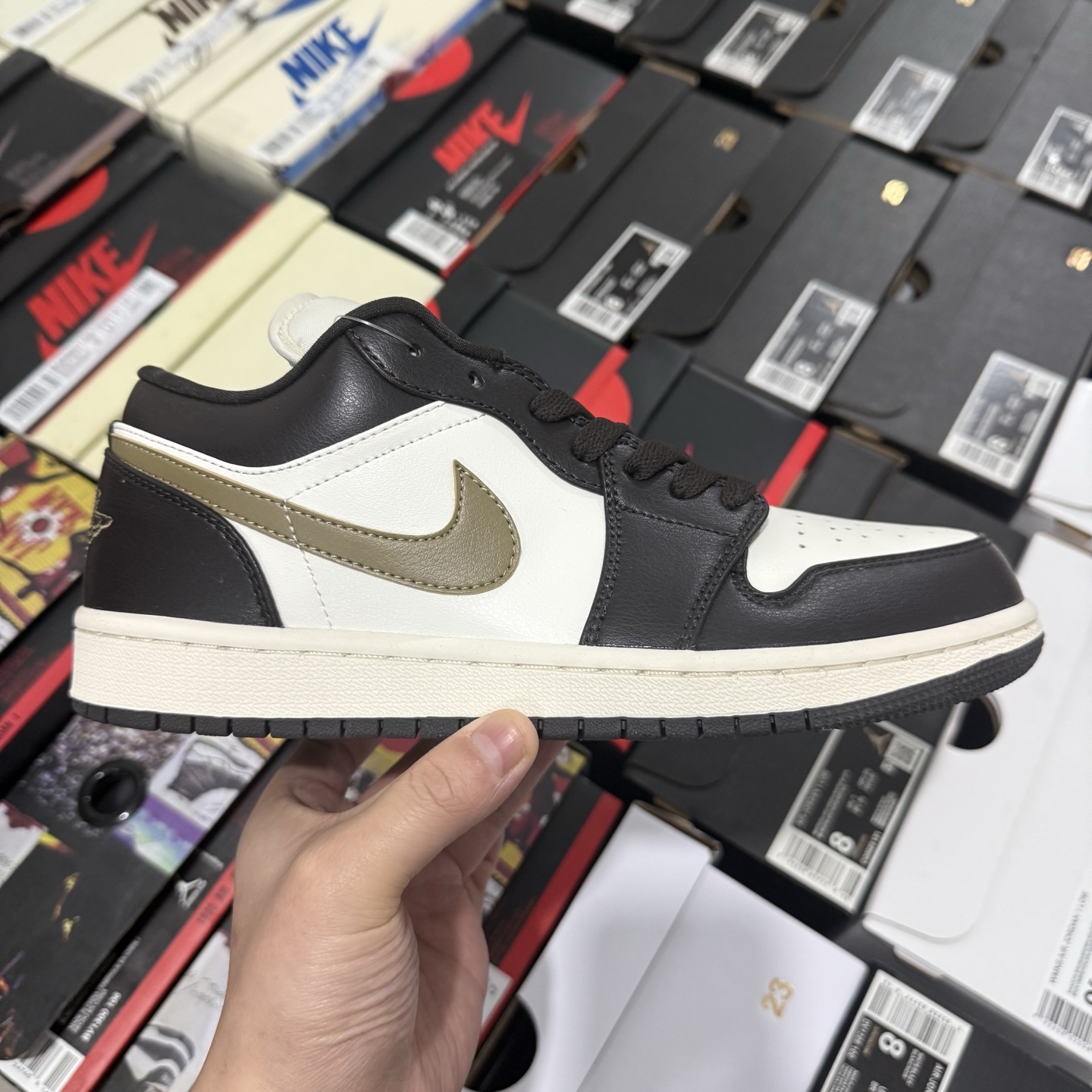 Nike Air Jordan 1 Low 'Shadow Brown' DC0774-200