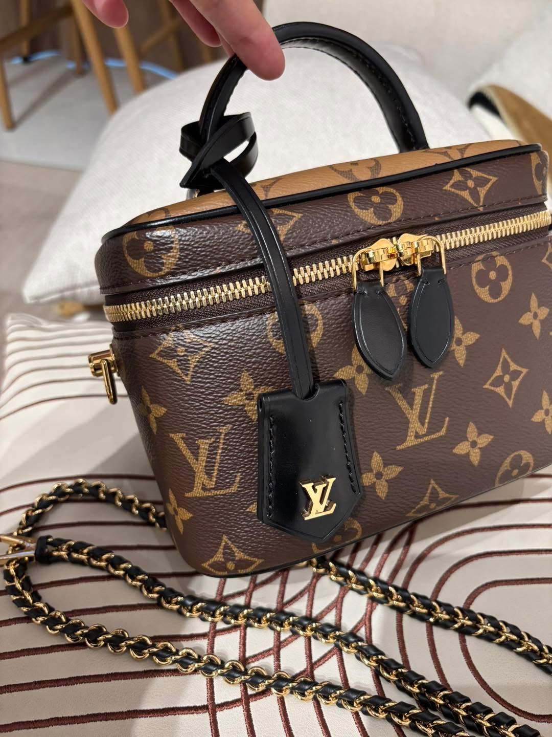 Lv vanity pm M45165 Reverse 2way bag  100%Authentic ,98%new  ✅key lock ✅dust bag