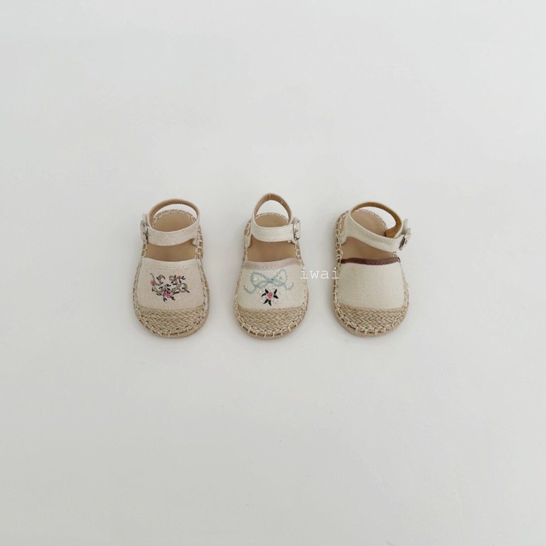 Neko | shoes (Blue ribbon flower size 150)