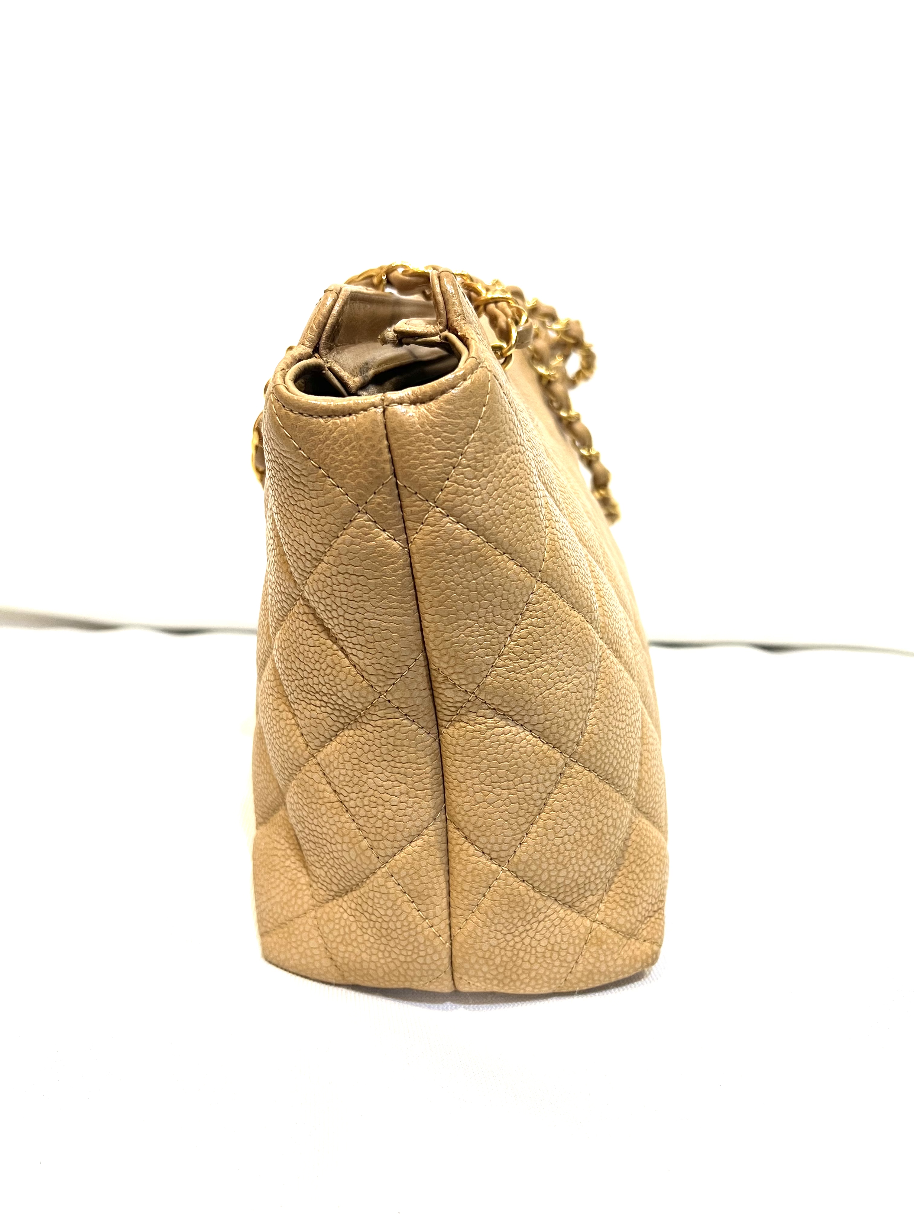 Pre-Owned Chanel Petite Shopping Tote / Product Code: 26041116