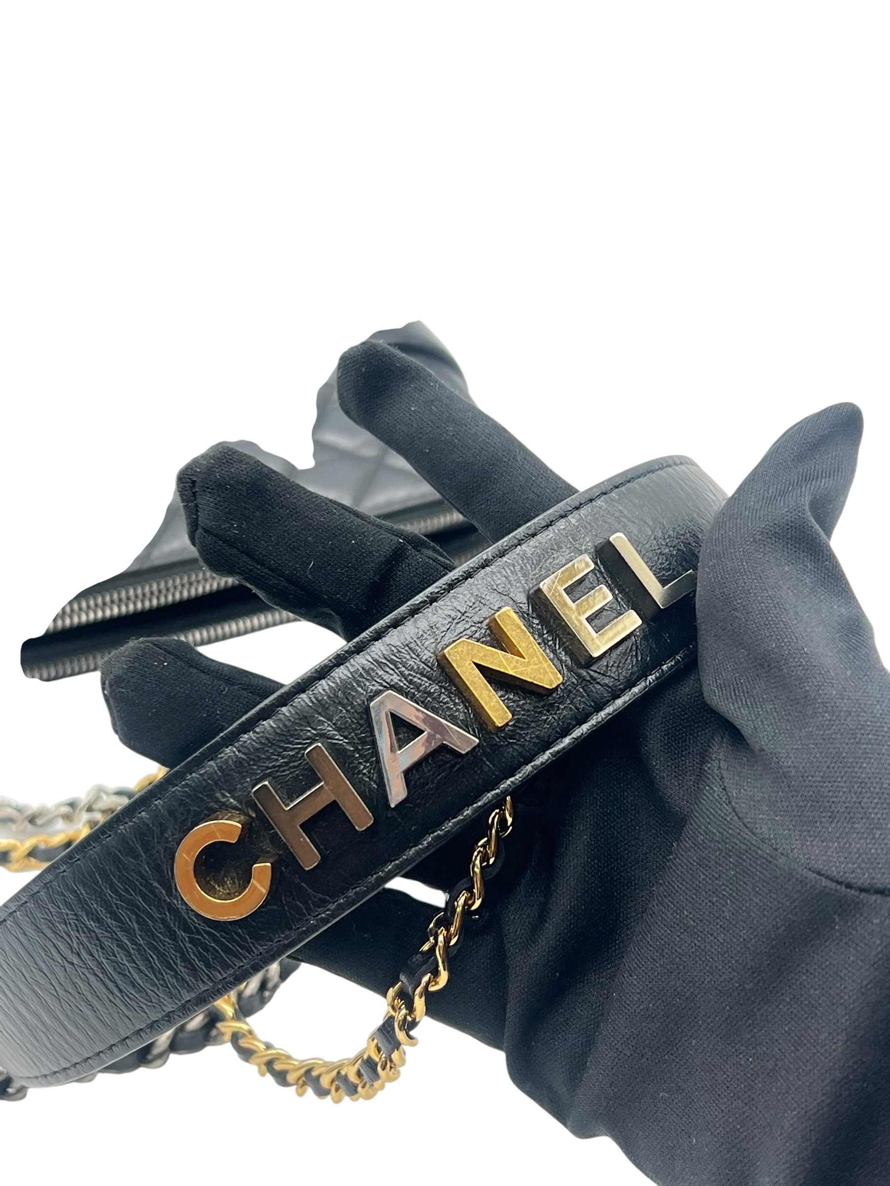 Pre-Owned CHANEL Gabrielle WOC Wallet On Chain Shoulder Bag / Product Code: 26061005