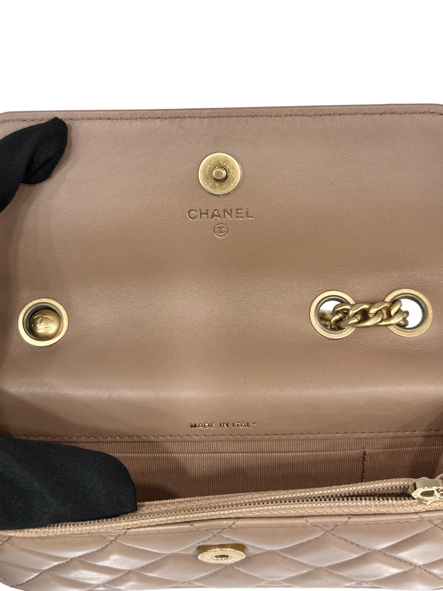 直播貨品 |  [1個-$100 2個-$300］R11
