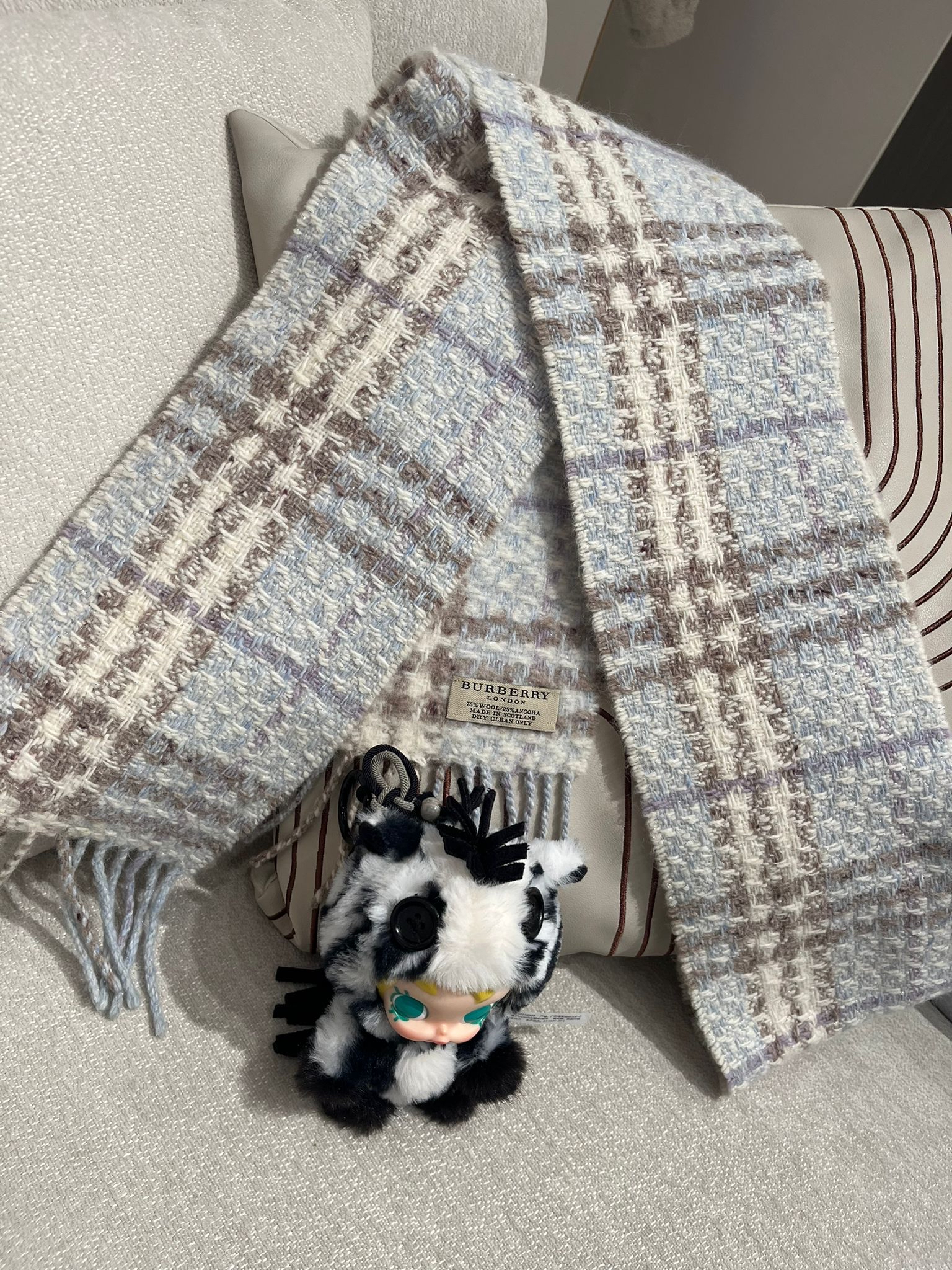 未使用品 Burberry兔毛加羊毛頸巾 100%Authentic, Unused 