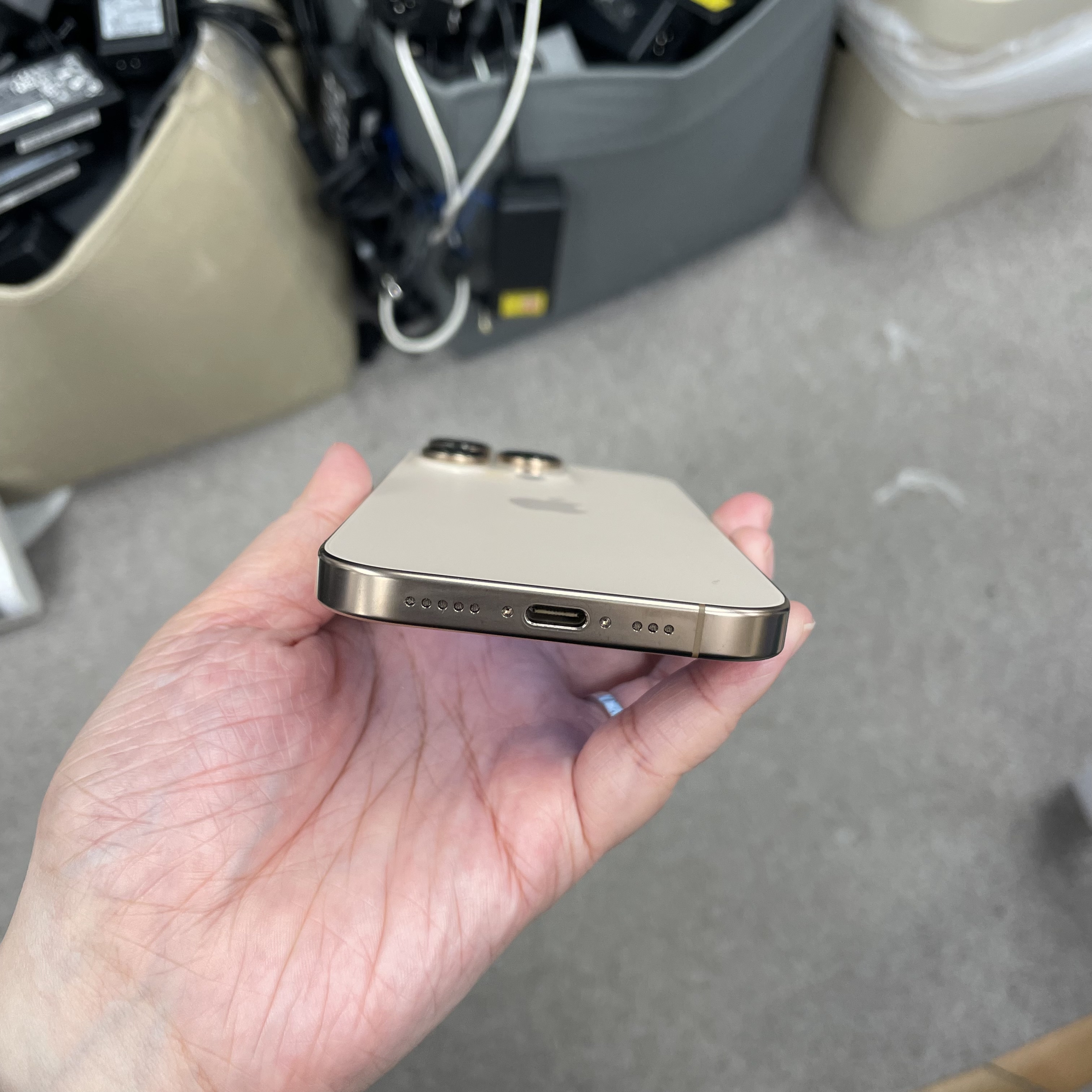 *5923 16 Pro 勁靚機 256GB 電93 沙色 gold