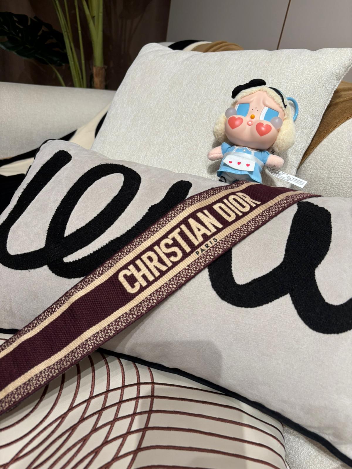  CHRISTIAN DIOR BAG STRAP Dior肩帶 （人手量度全長大概90 cm） 100%Authentic ,95%new 