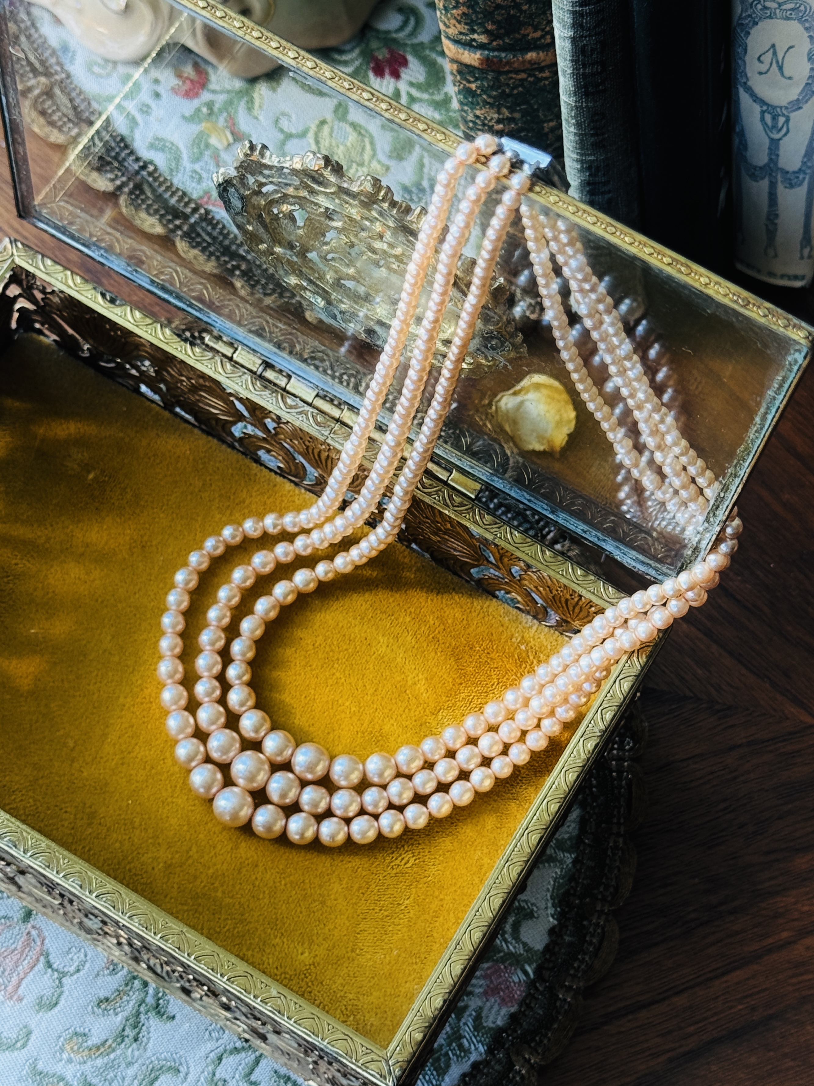 C.a. 1950-60s 17-18" Three-Row Graduating Pink Glass Pearl Necklace (MT2603)