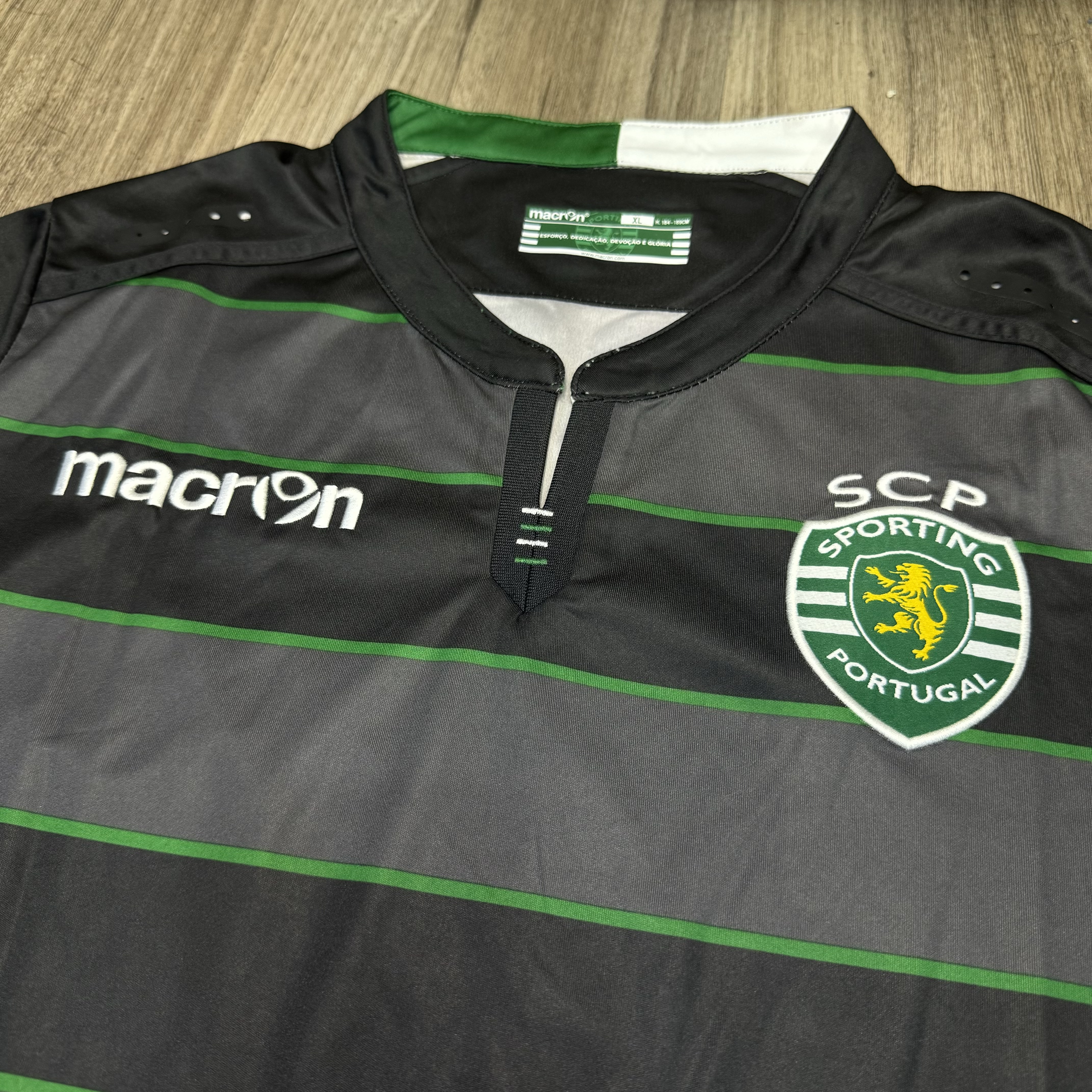 Sporting Club Lisbon 15/16 away shirt