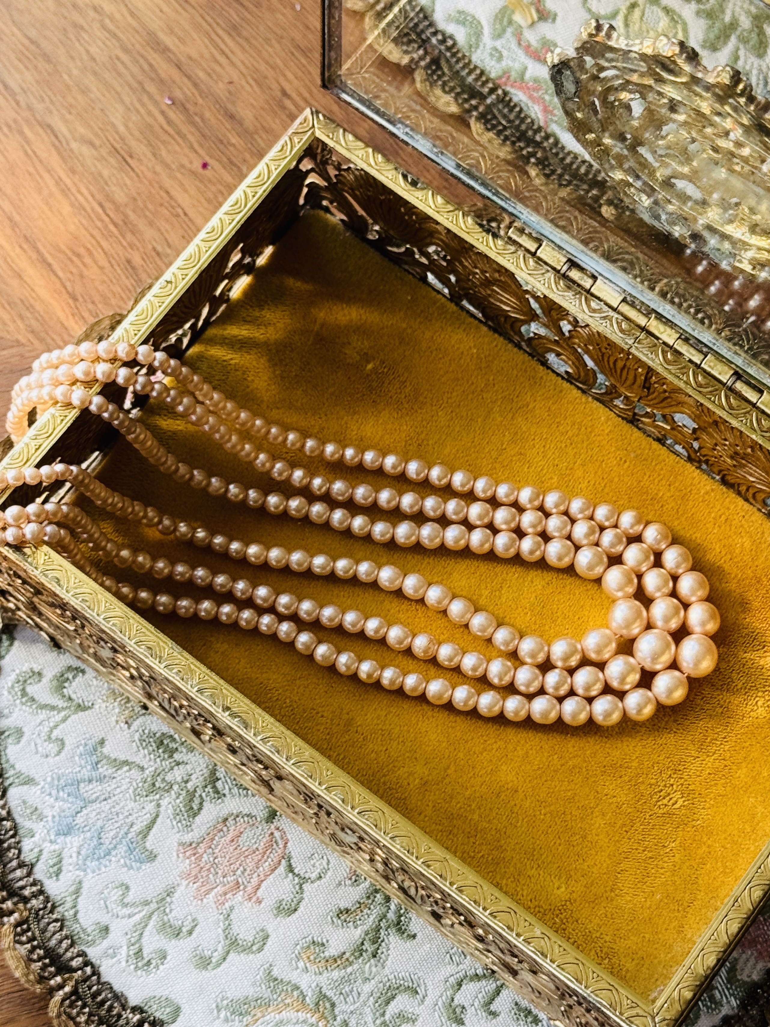 C.a. 1950-60s 17-18" Three-Row Graduating Pink Glass Pearl Necklace (MT2603)