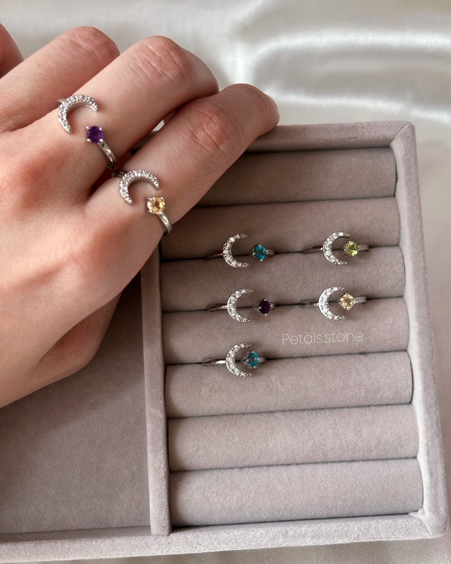 ⋆⁺₊⋆ ☾ 𝐬𝐭𝐚𝐫 & 𝐦𝐨𝐨𝐧 𝐫𝐢𝐧𝐠𝐬