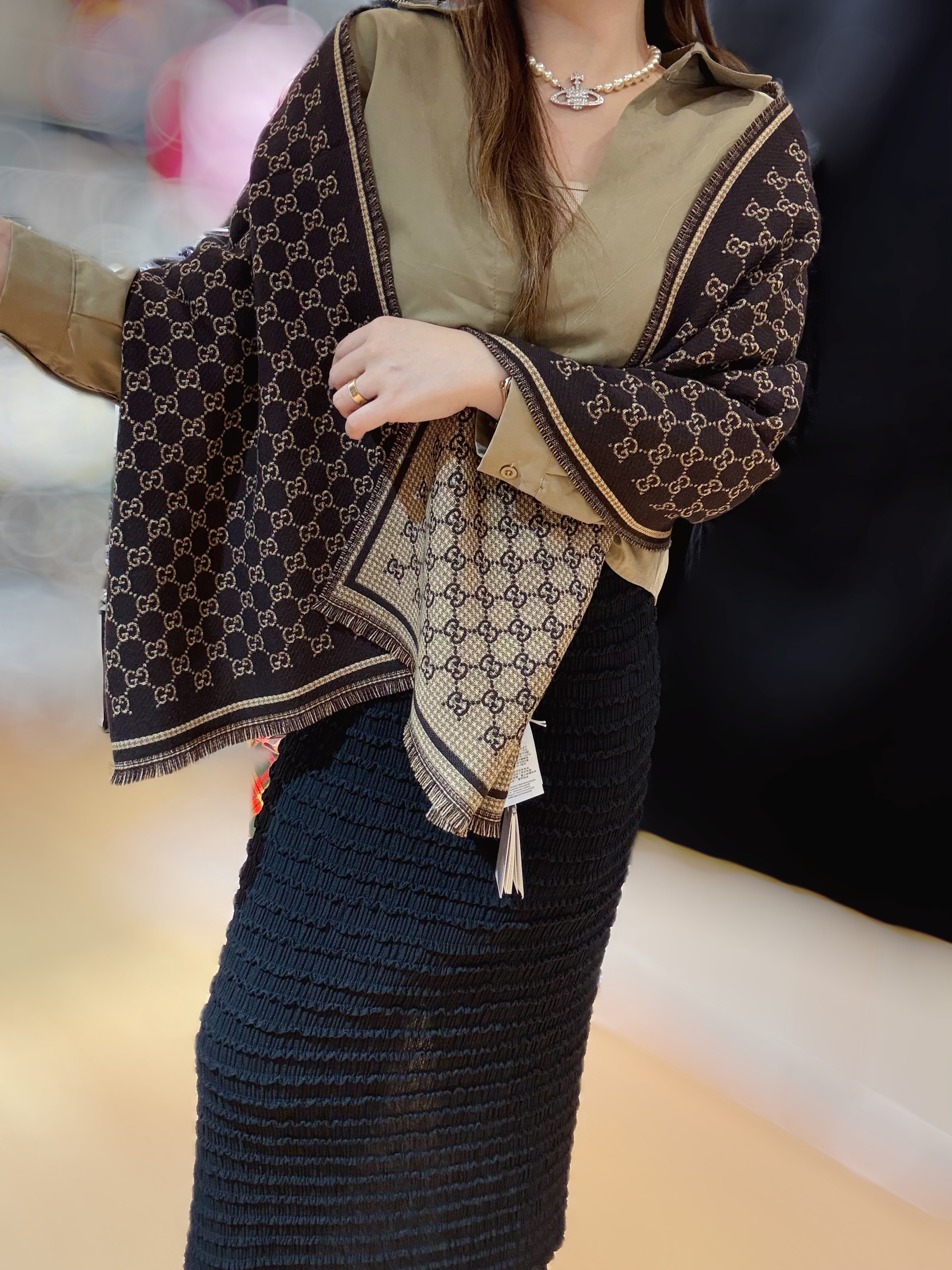 Gucci scarf 836264/brown