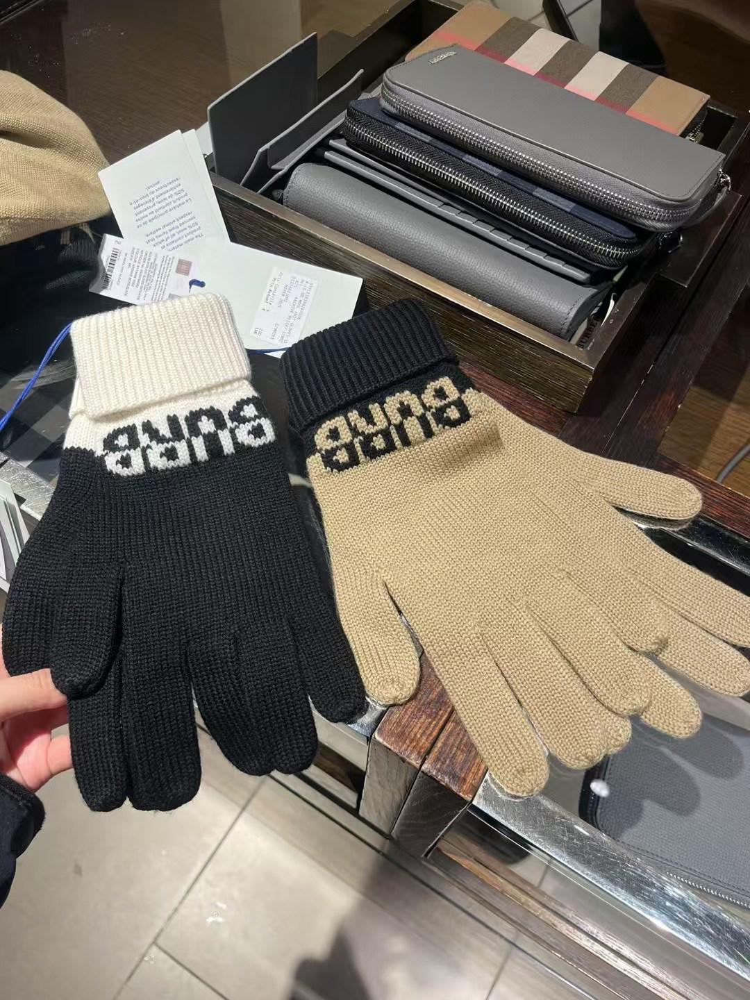 預購 Burberry🌈🌈折扣款 羊毛手套 