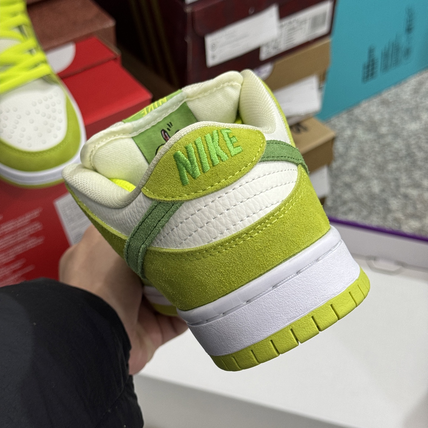 Nike SB Dunk Low "Green Apple" DM0807-300