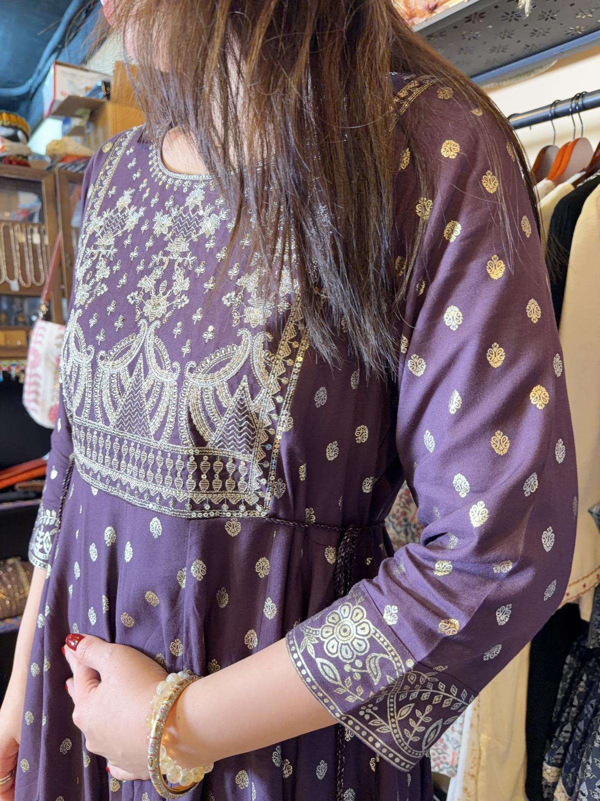 1619 Purple with Gold Emb. 16-cloth 4-Rope OP 49"