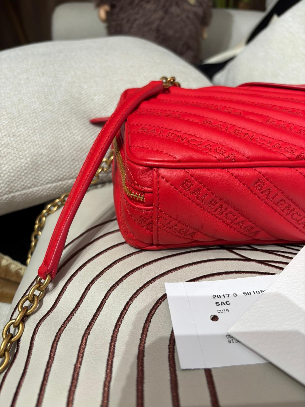 Balenciaga Chain Shoulder Bag小牛皮 camera bag 502026 100%Authentic, 98%New ✅Dust bag