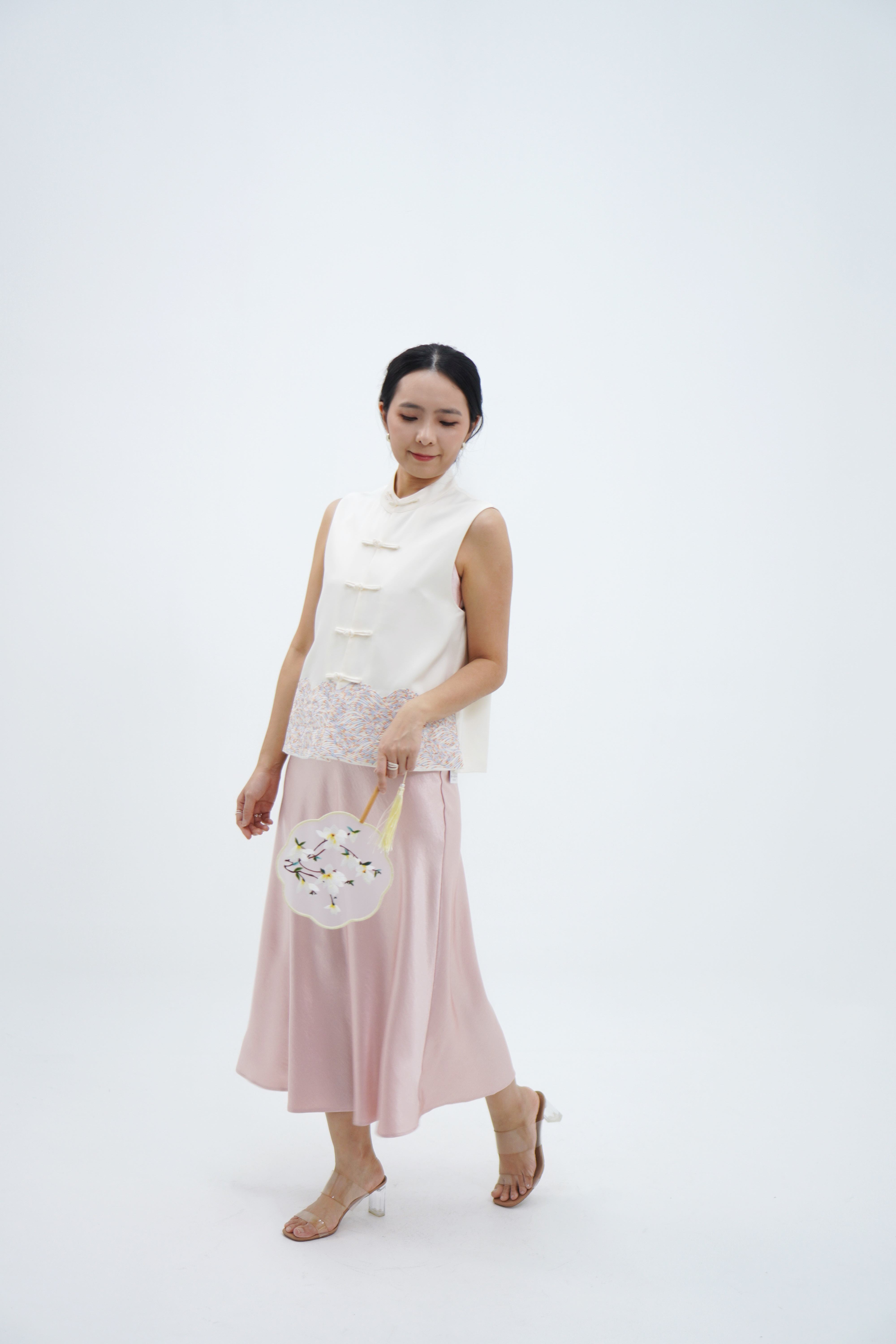 醋酸刺绣新中式马甲 Embroidered Oriental Vest