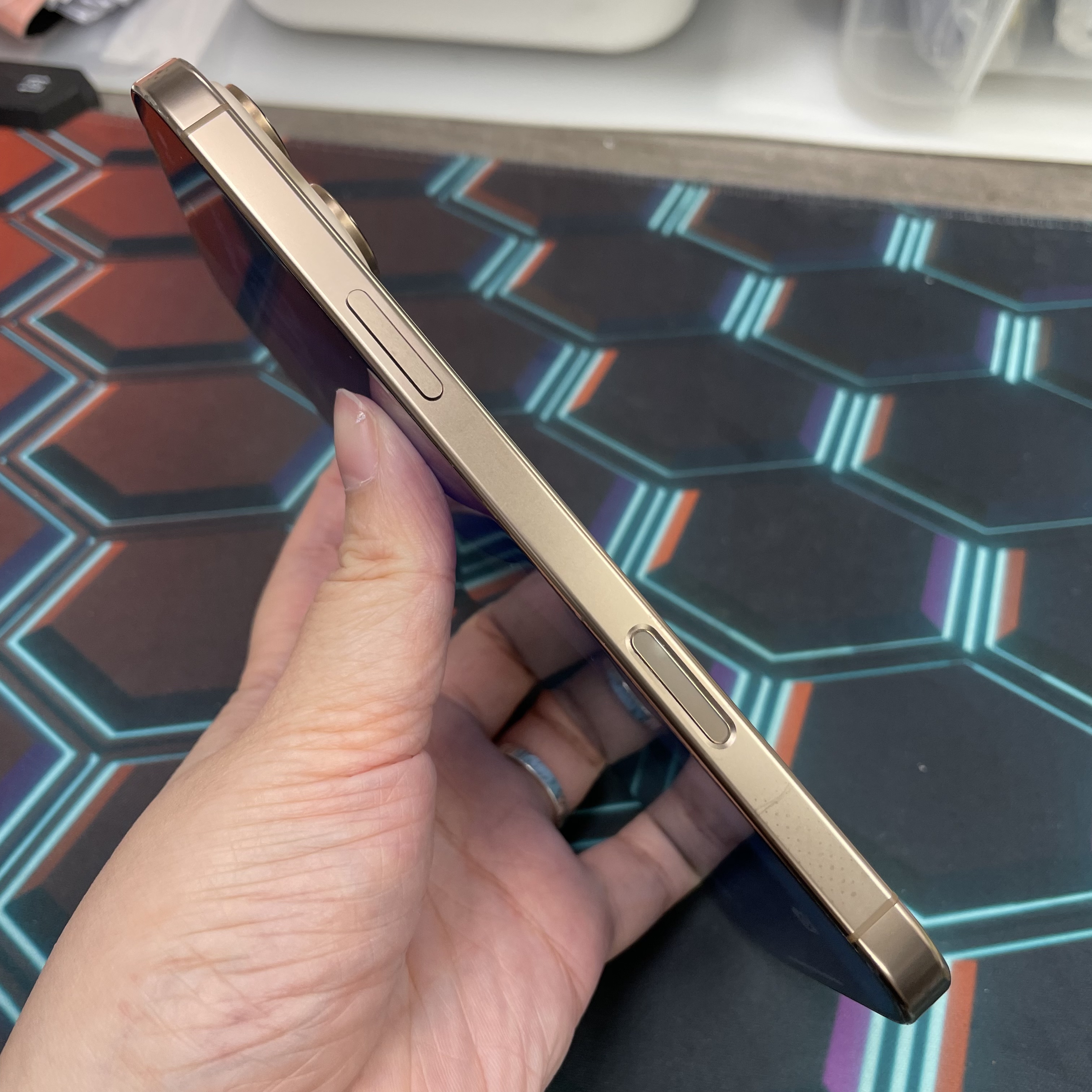 *7928 16 pro max 勁靚機 256GB 電82 沙色 gold