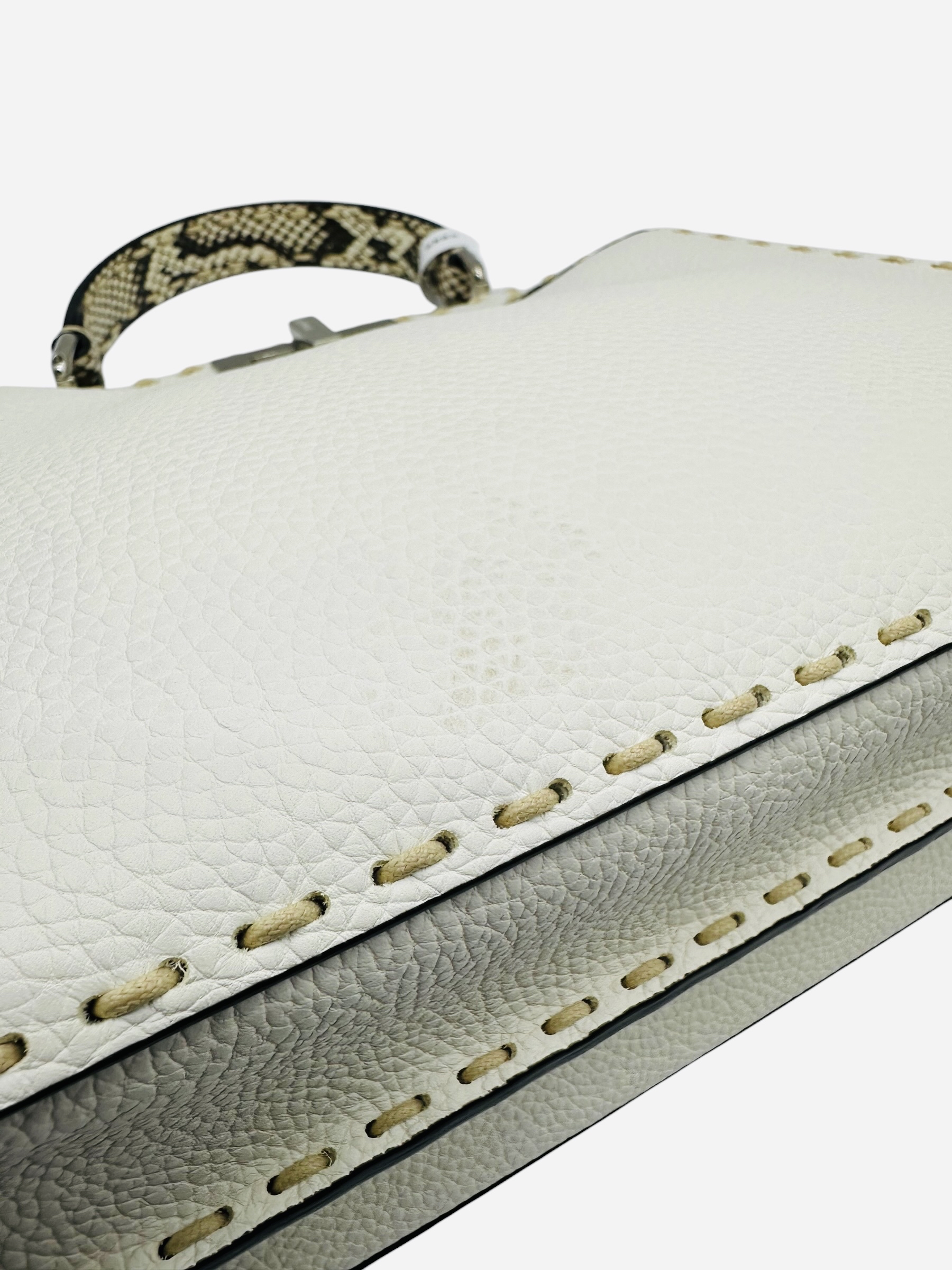 Pre-owned Fendi white Peekkaboo / Product Code: 061802