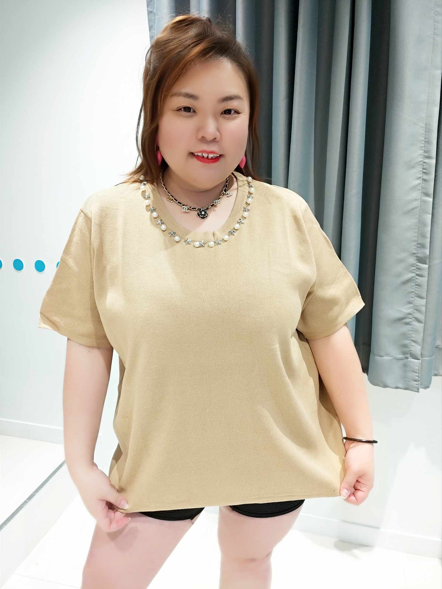 DSF09 领口设计款针织上衣