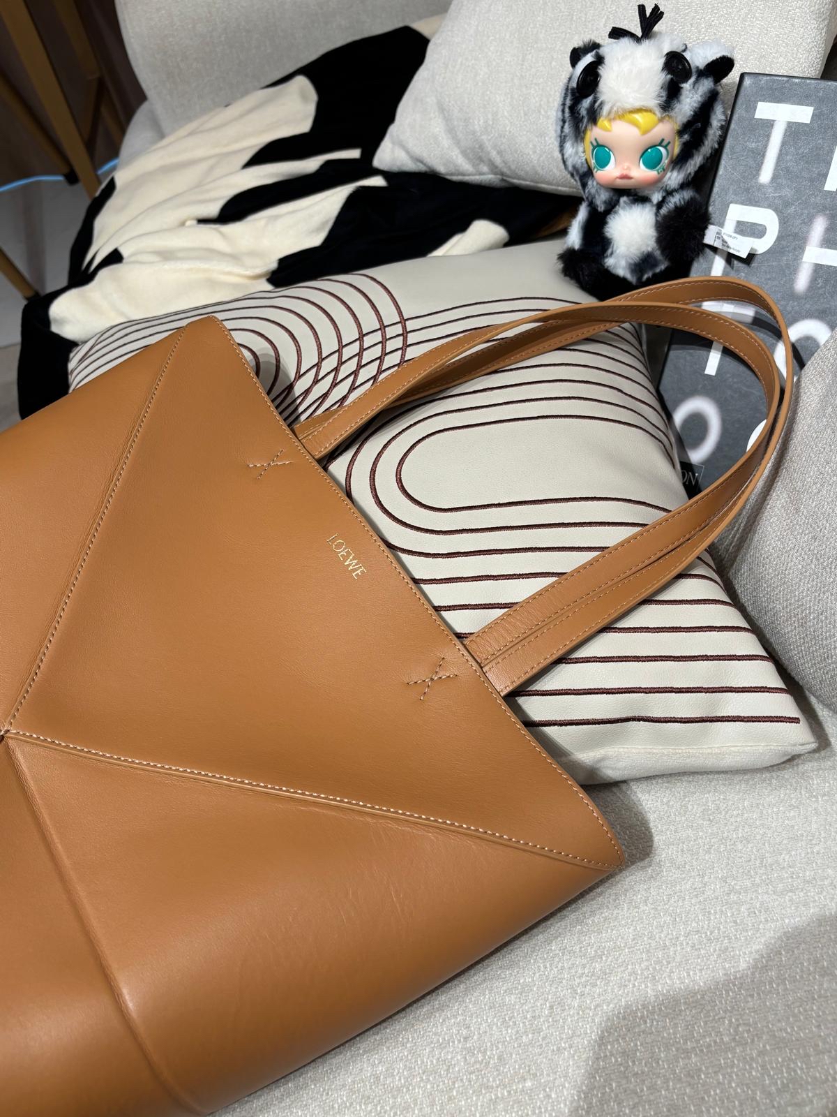 Loewe fold Tote 100%Authentic, 98%New ✅收據✅Dust bag