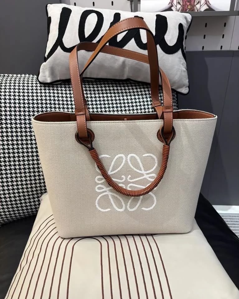 Loewe tote 